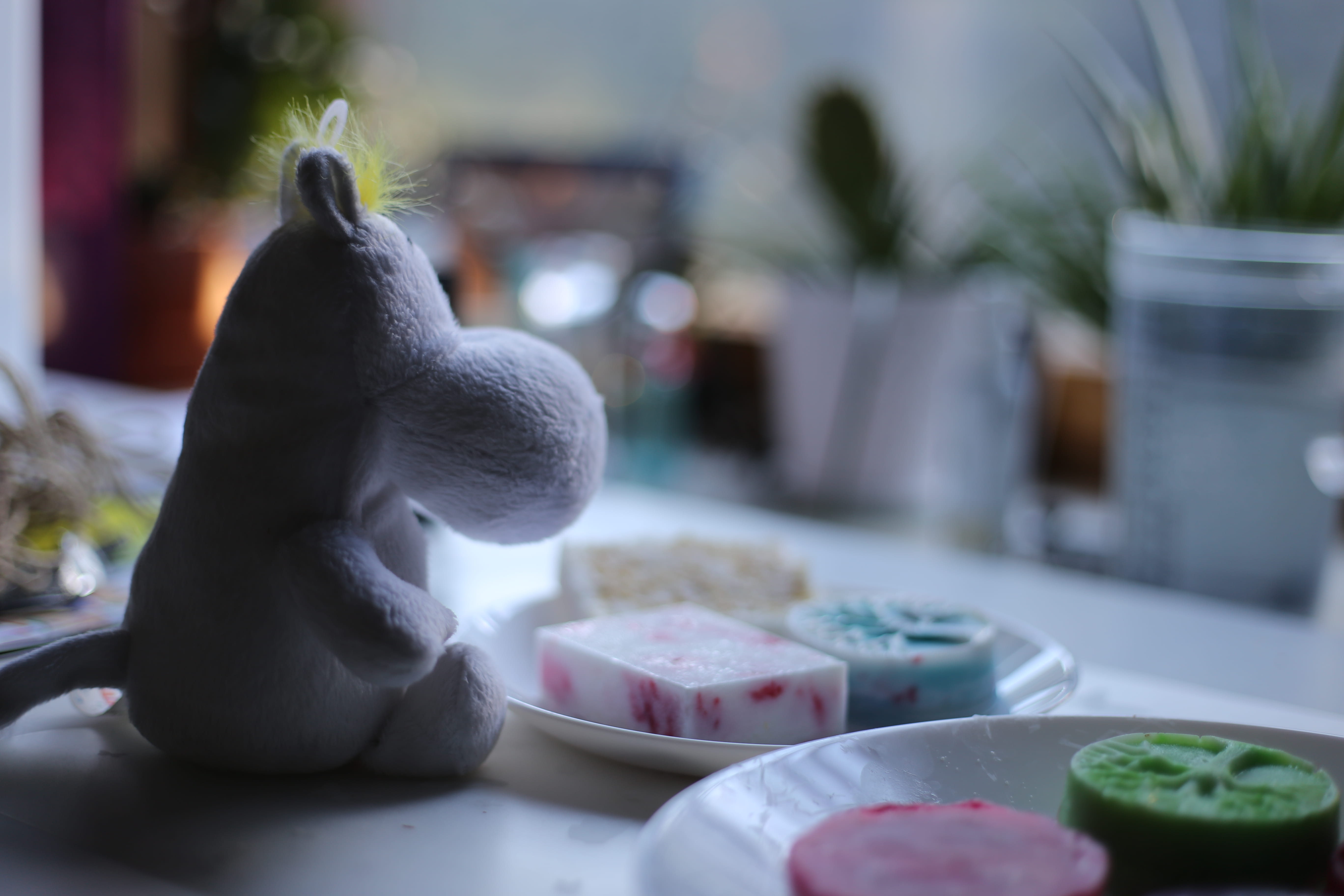 focus on foreground, finland, selective focus, moomin, domestic room, 5K, soap, still life, healthy eating, thinking, indoors, wellbeing, food and drink, HD Wallpaper