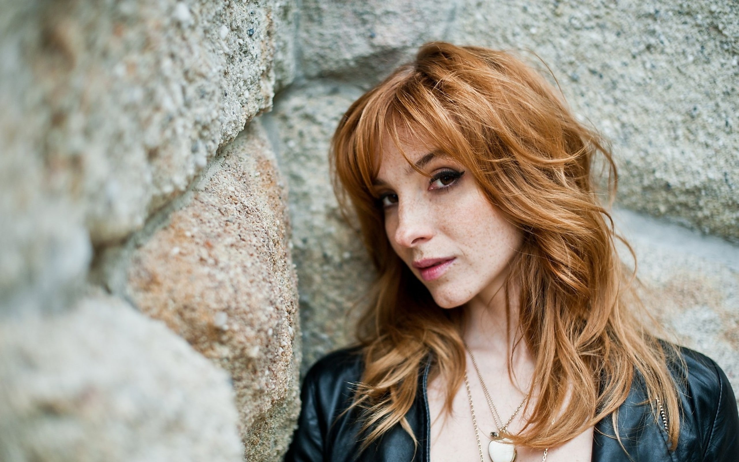hairstyle, wall - building feature, brick, looking, outdoors, young women, headshot, freckles, beauty, beautiful woman, women, Vica Kerekes, 2K, contemplation, HD Wallpaper