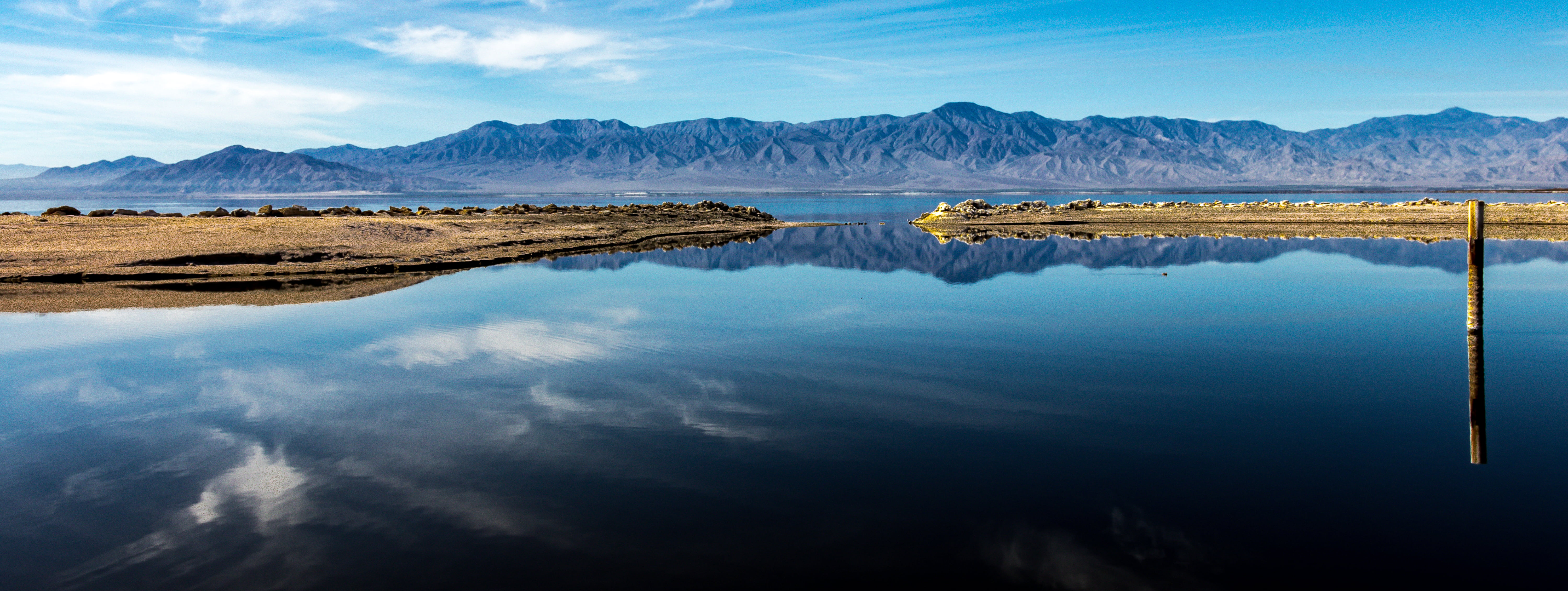 Bye bye, mountains, salton, outdoors, lake, scenics, Salton Sea, landscape, 5K, mountain, daytime, calm, water, nature, sea, HD Wallpaper
