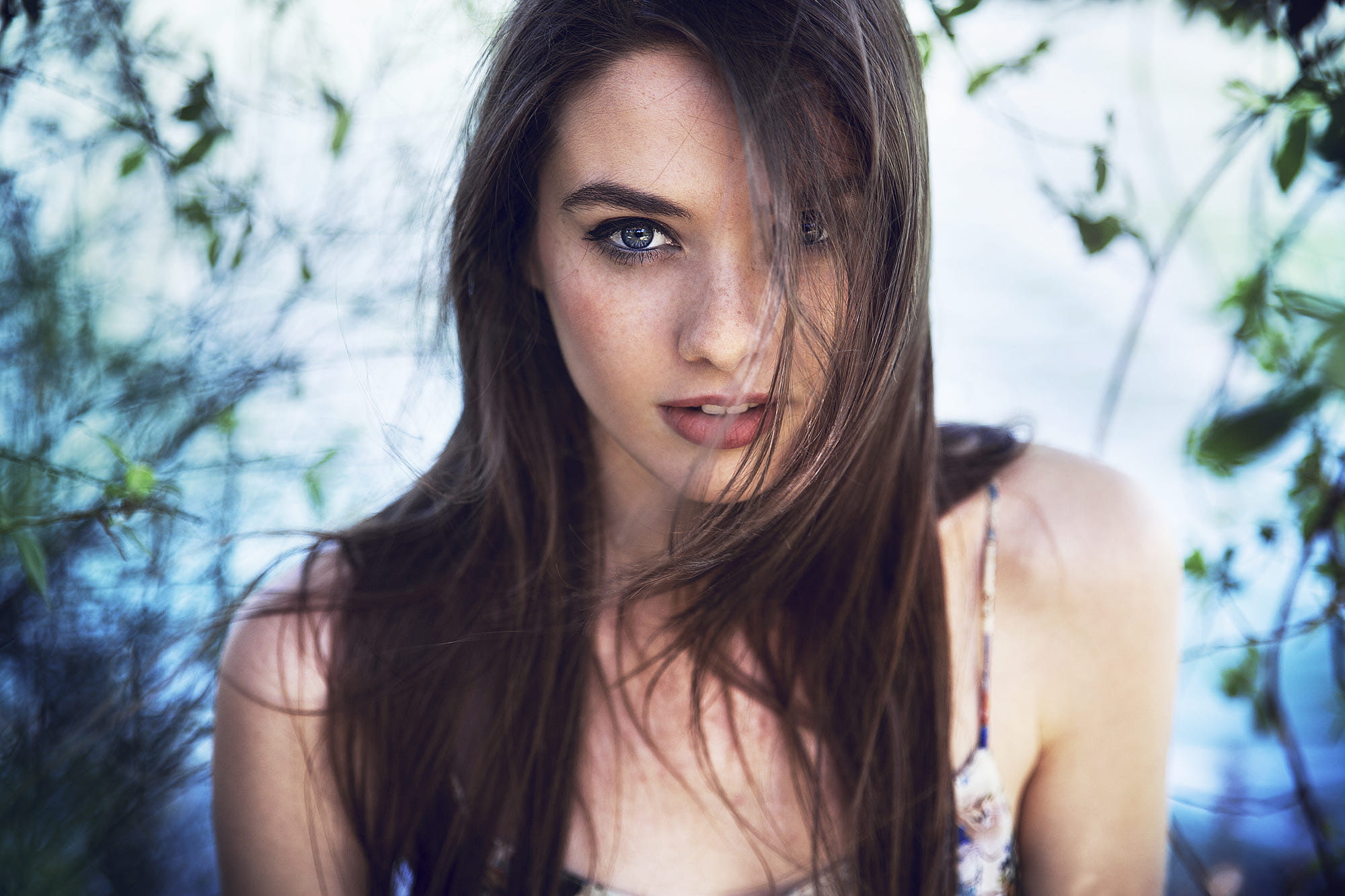 freckles, blue eyes, 1080P, martin singla, brunette, Juliet, women, HD Wallpaper