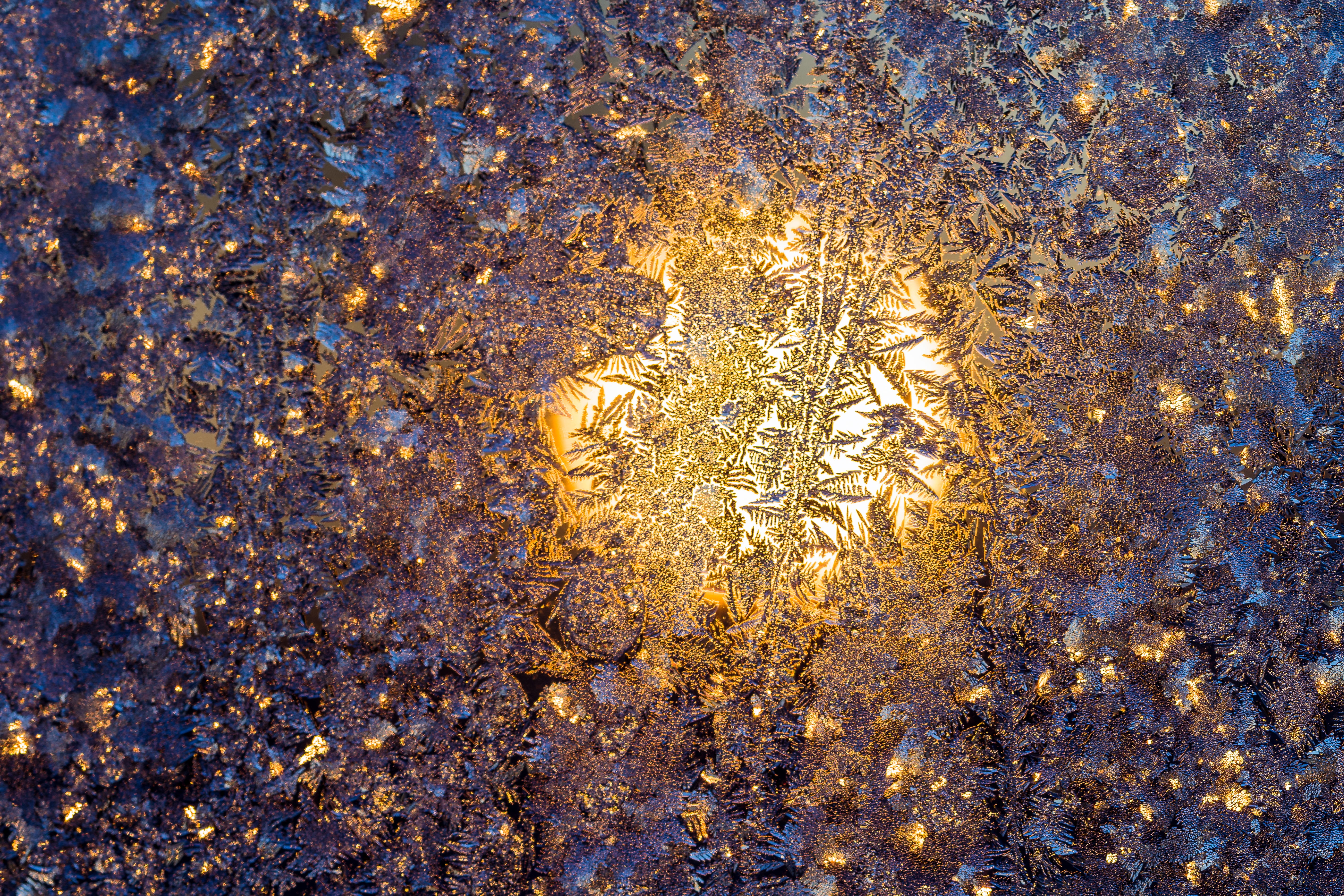 shiny, eiskristalle, sunrise, backgrounds, textured, cold temperature, daytime, full frame, ice, frost, close-up, disc, pattern, back light, winter, no people, HD Wallpaper