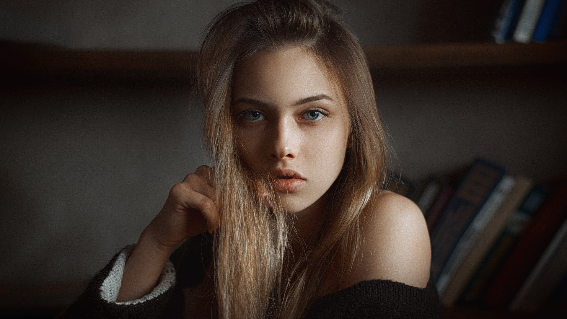 indoors, human Hair, beautiful, portrait, adolescence, beautiful woman, fashion Model, top, bokeh, looking, black, juicy lips, looking At Camera, glamour, HD Wallpaper