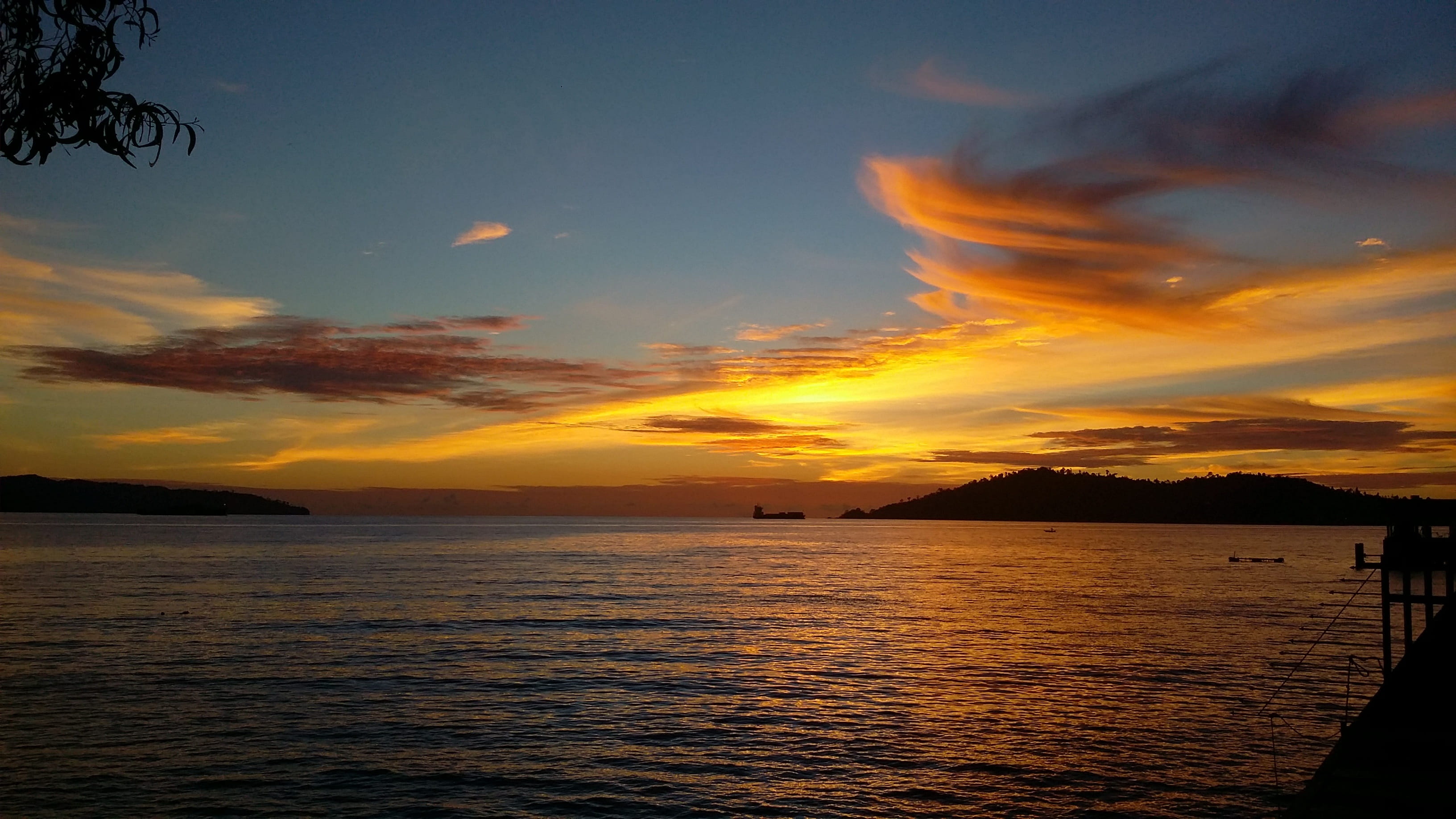 Kota Kinabalu, cloud - sky, beach, orange color, tranquil scene, horizon, horizon over water, scenics, beauty in nature, outdoors, water, idyllic, nature, HD Wallpaper