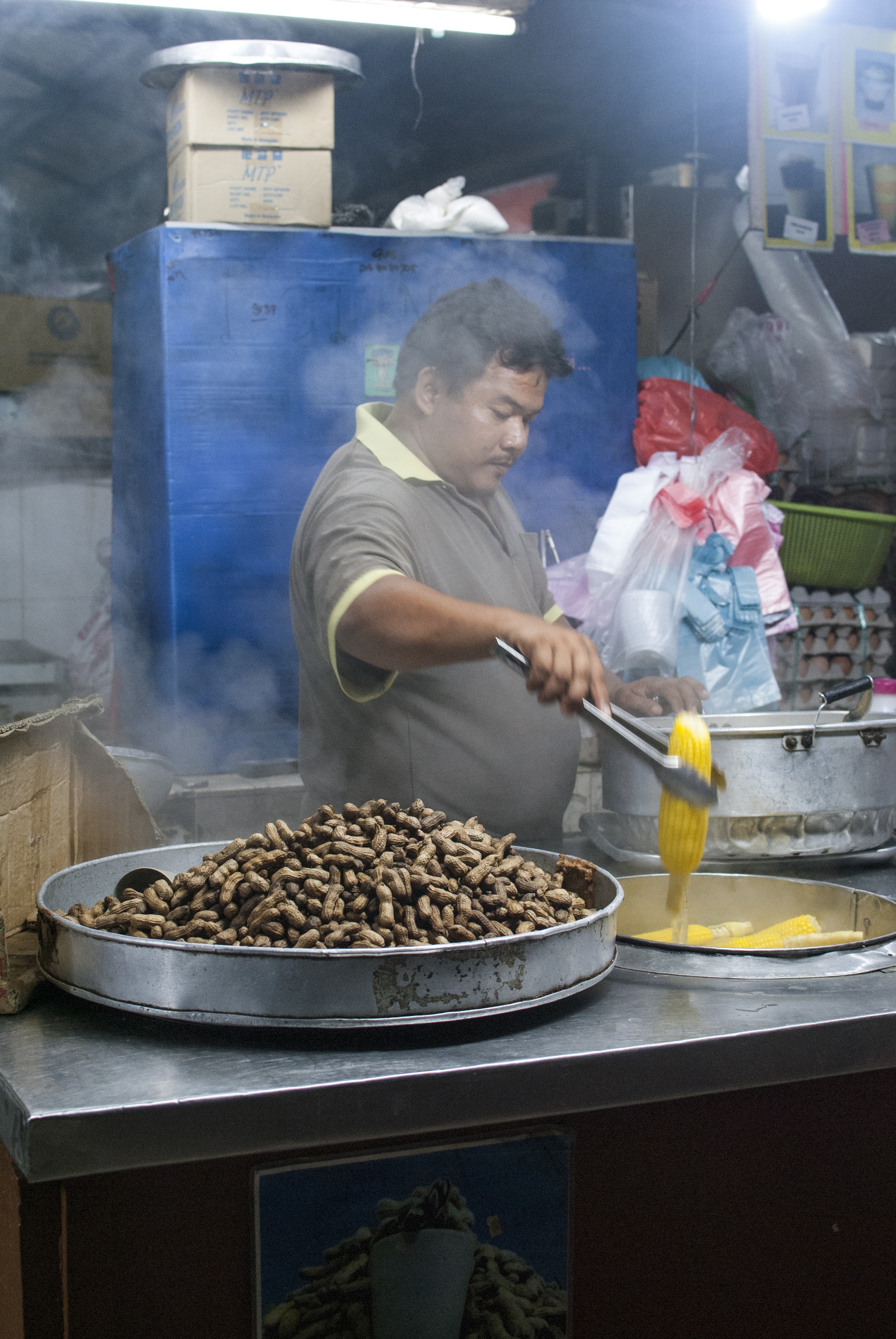 indoors, preparing food, one person, kitchen, peanut, container, asia, kota kinabalu, real people, standing, skill, working, food and drink, business, borneo, Phone HD Wallpaper