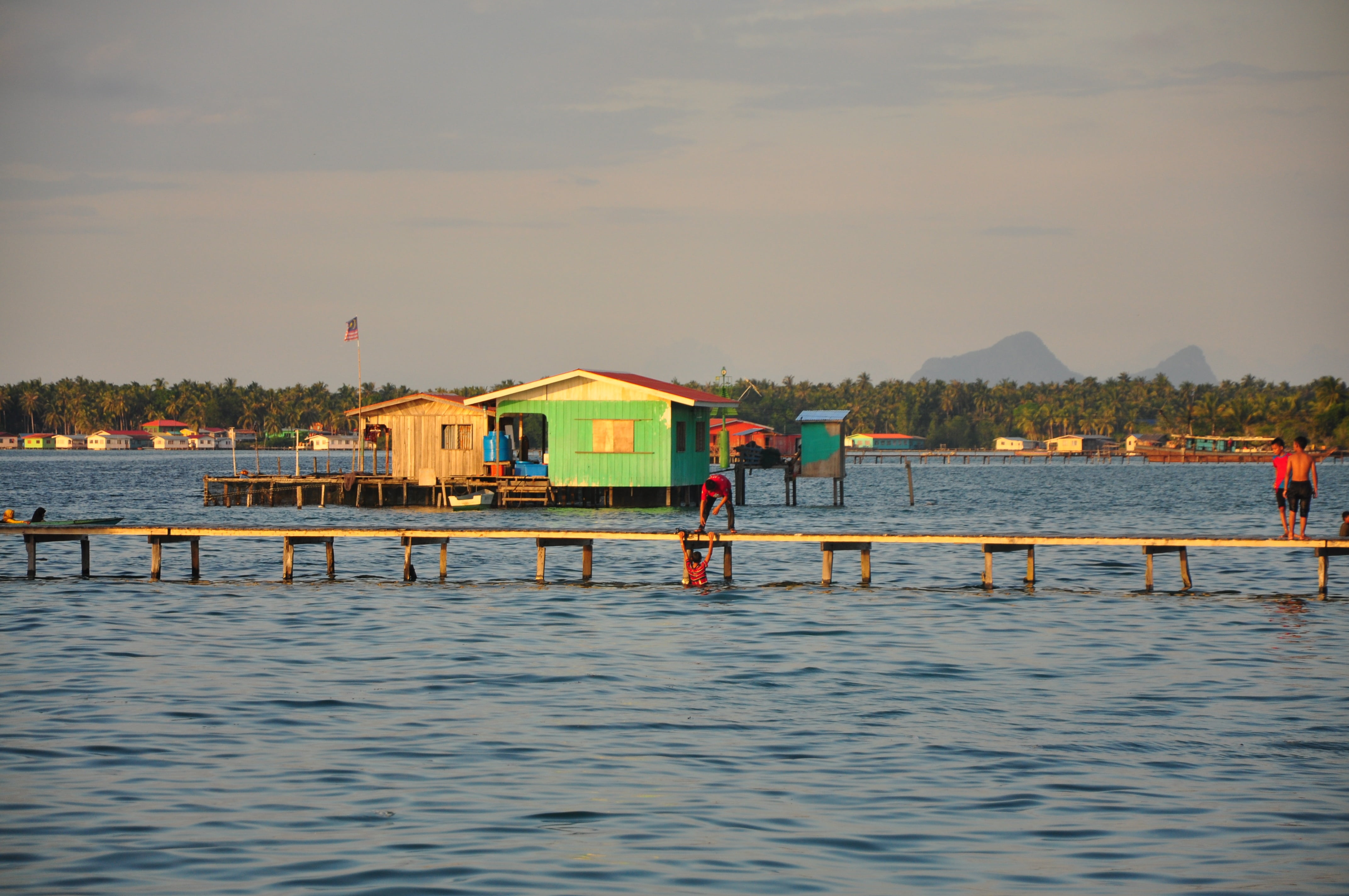 mabul, mountain, building exterior, water, laut, day, seascape, beauty in nature, sabah, malaysia, scenery, nature, island, waterfront, built structure, HD Wallpaper