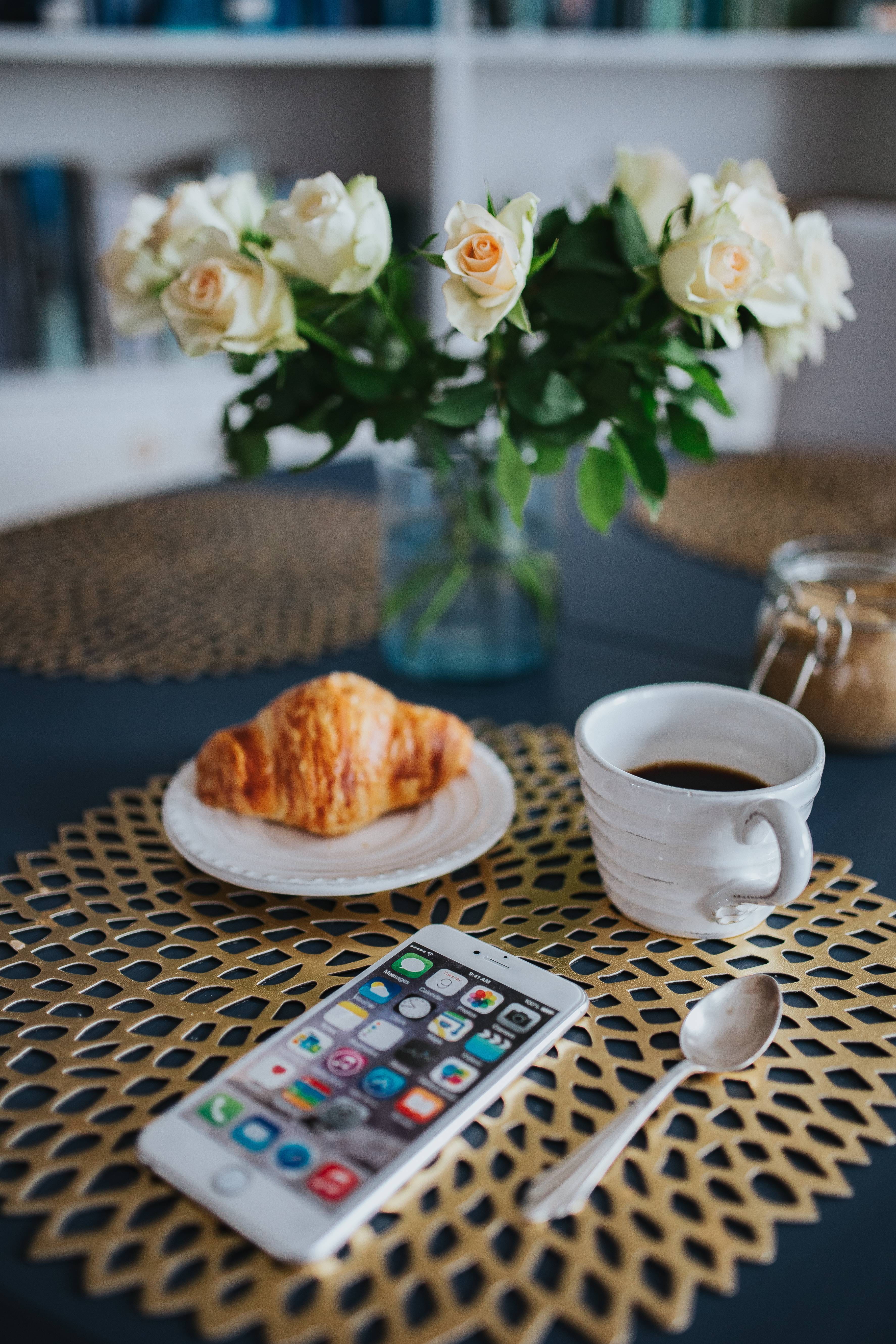 temptation, mug, close-up, drink, table, vase, crockery, coffee - Drink, coffee cup, still life, breakfast, plant, flower, white, Round, focus on foreground, Phone HD Wallpaper
