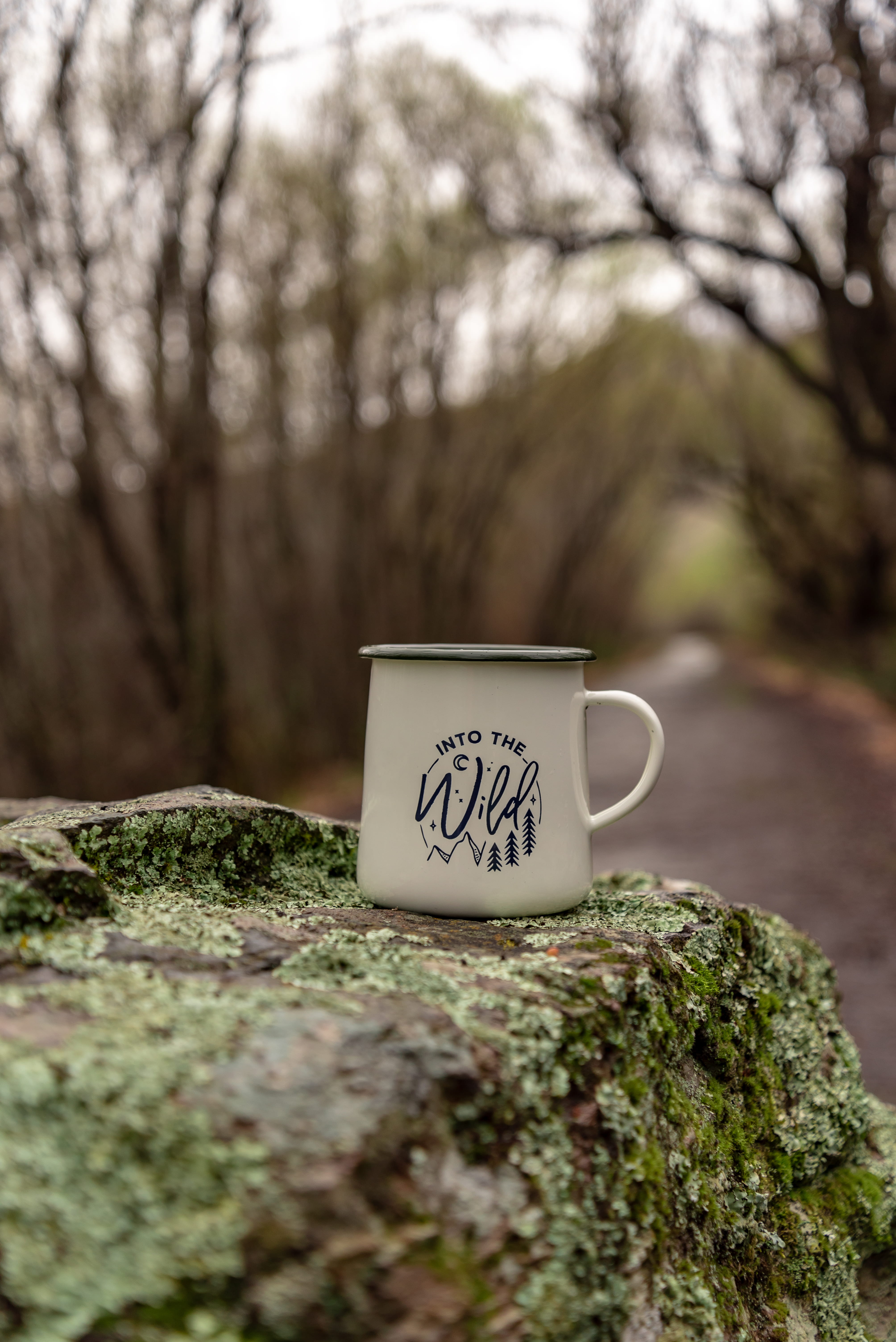 selective focus, black, no people, outdoors, text, soil, flora, drink, mug, ivy, art and craft, day, food and drink, 5K, glenorchy, refreshment, abies, Phone HD Wallpaper