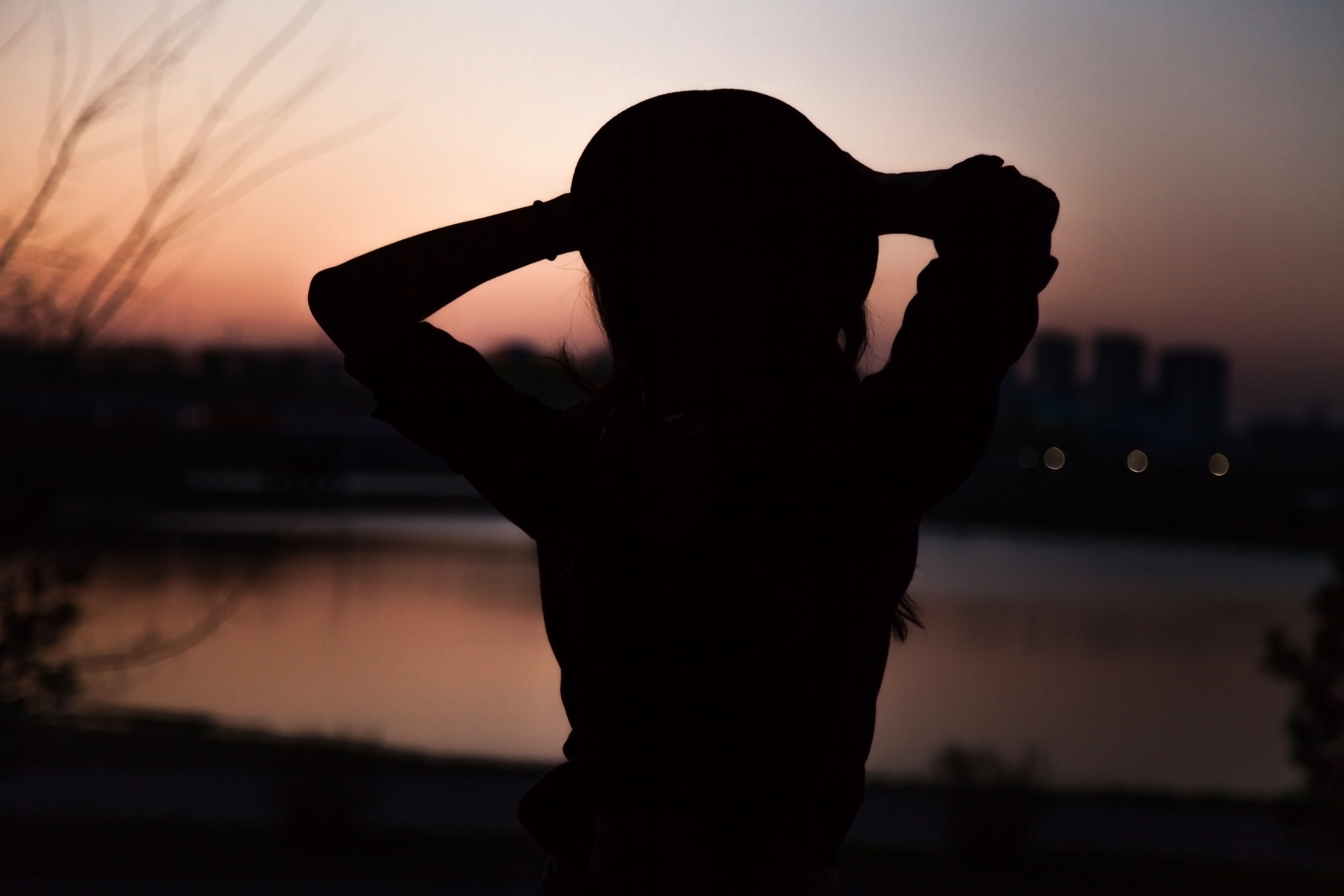 lights, hands, adult, water, outdoors, standing, women, bytheriver, sunset, one person, silhouette, rear view, atnight, violet, 5K, real people, lake, HD Wallpaper