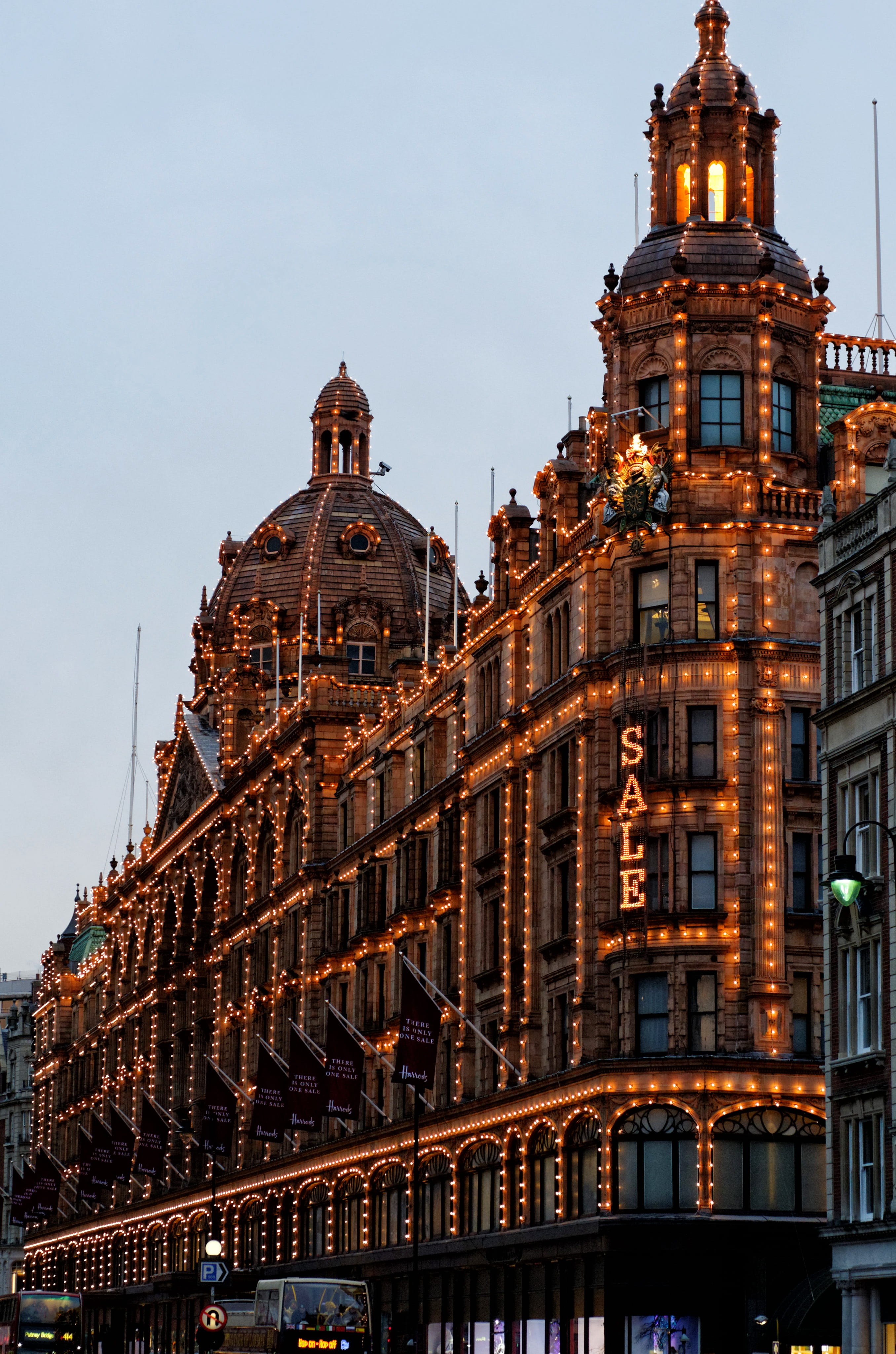 low angle view, day, lights, history, 4K, apartment, sky, building exterior, tower, christmas, no people, architecture, decoration, department stores, Phone HD Wallpaper