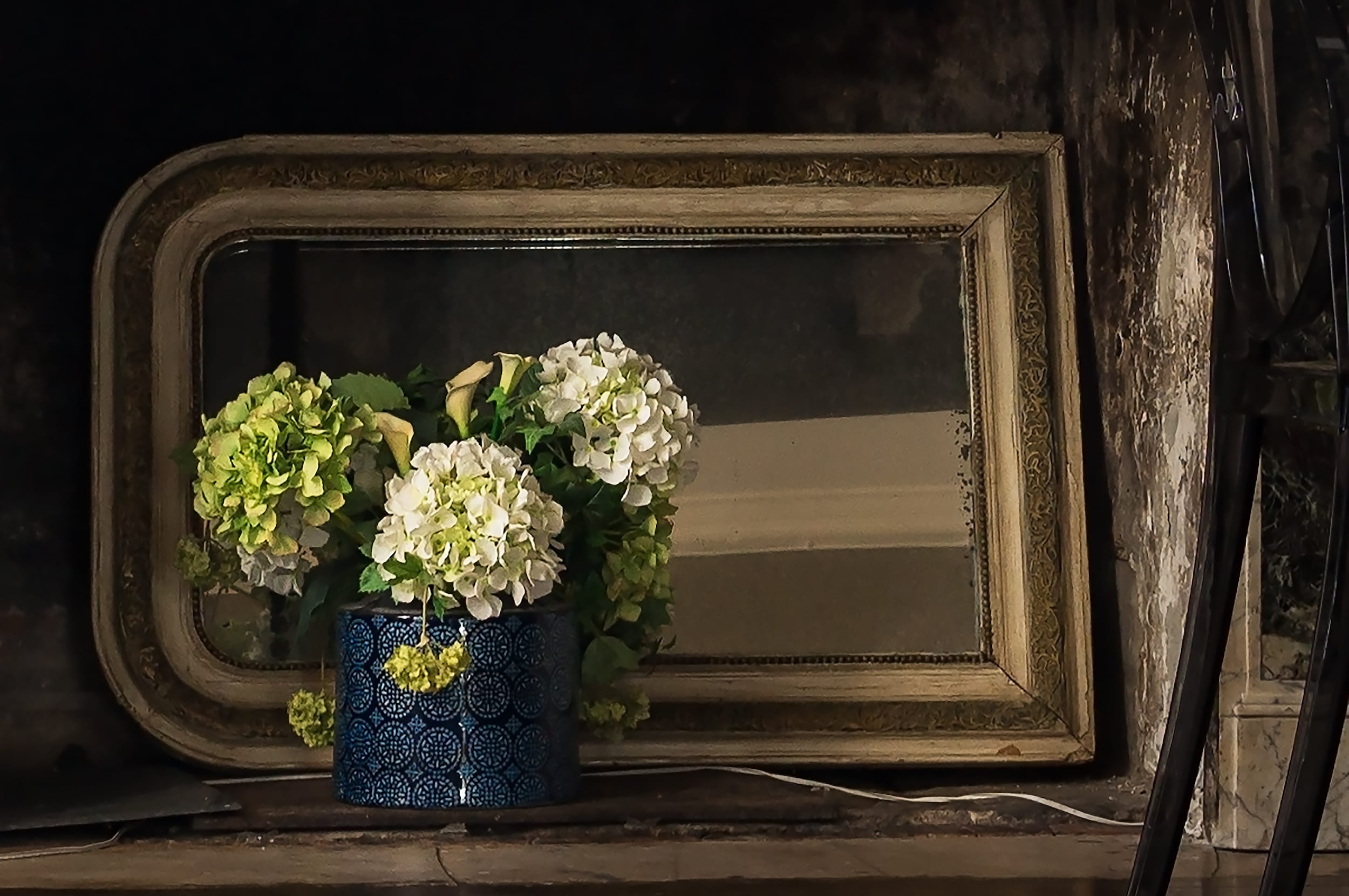 beauty in nature, indoors, vulnerability, nantes, france, container, bouquet, flower arrangement, 1080P, wood - material, growth, still life, fragility, HD Wallpaper