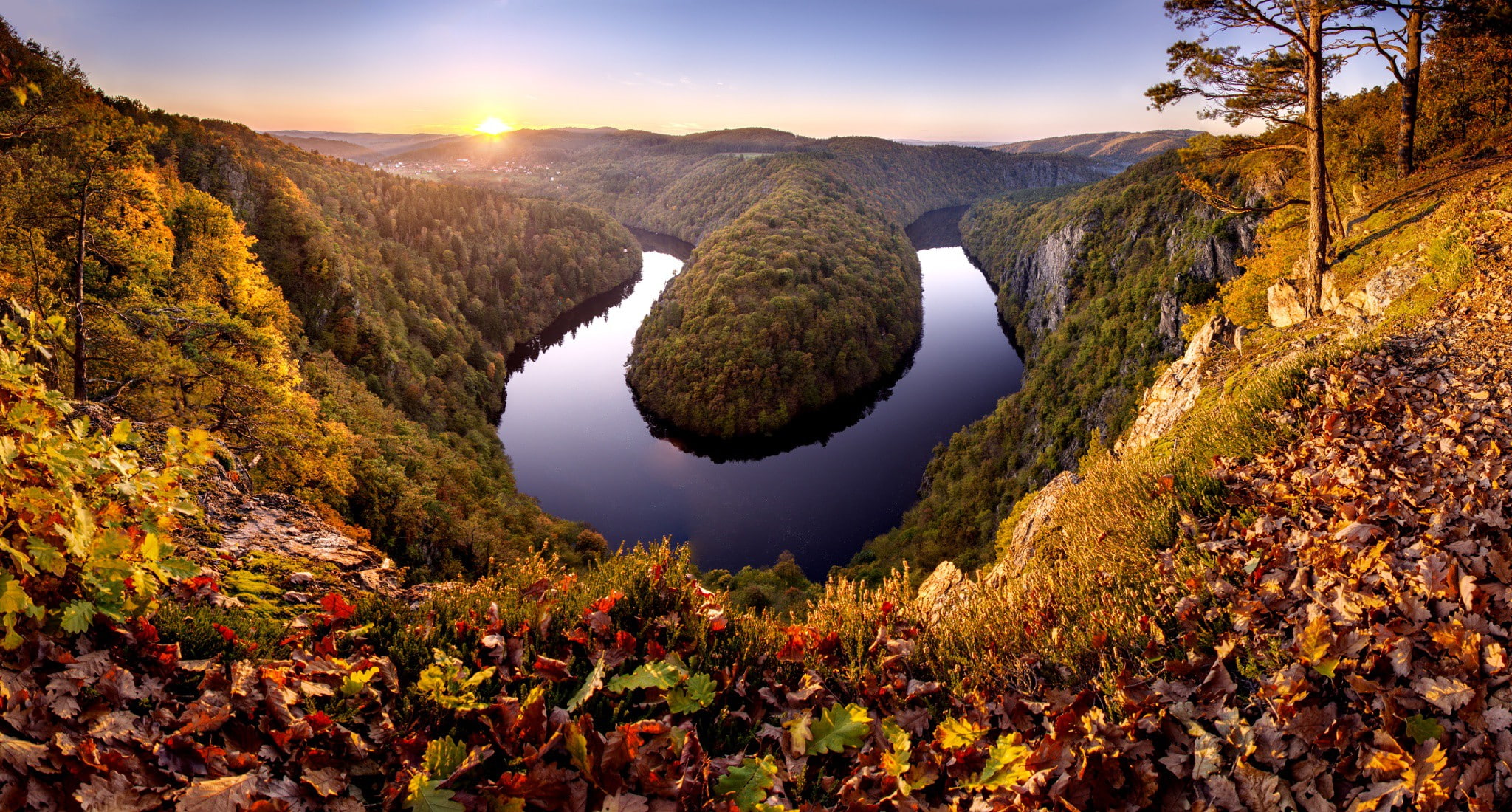 Sunset, Autumn, May sunset, trees, 1080P, green, podzim, may, leaves, prospect, vltava, HD Wallpaper