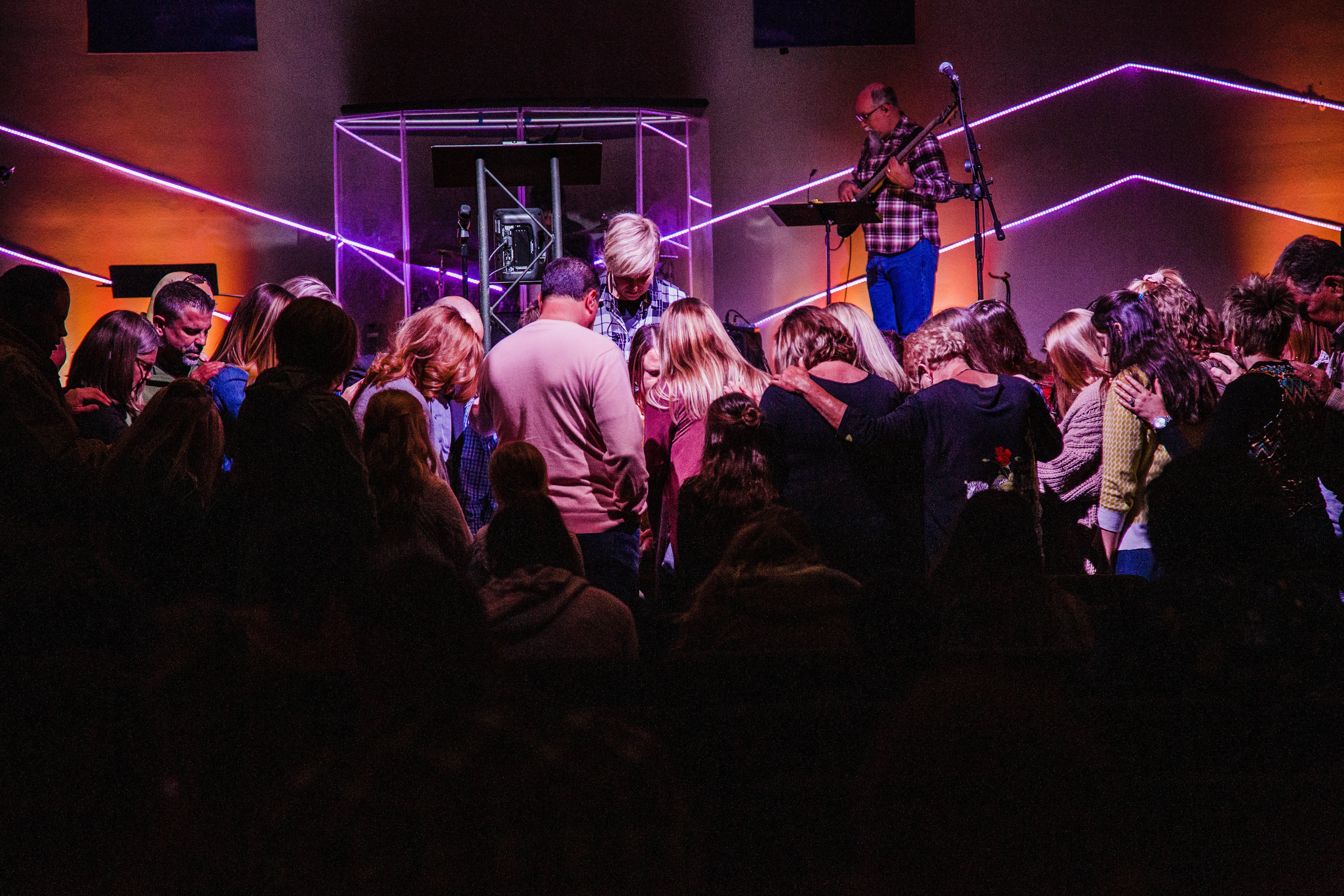 crowd, prayer, musician, night club, group of people, men, 5K, interior design, audience, stage, enjoyment, leisure activities, human, nightlife, church, HD Wallpaper