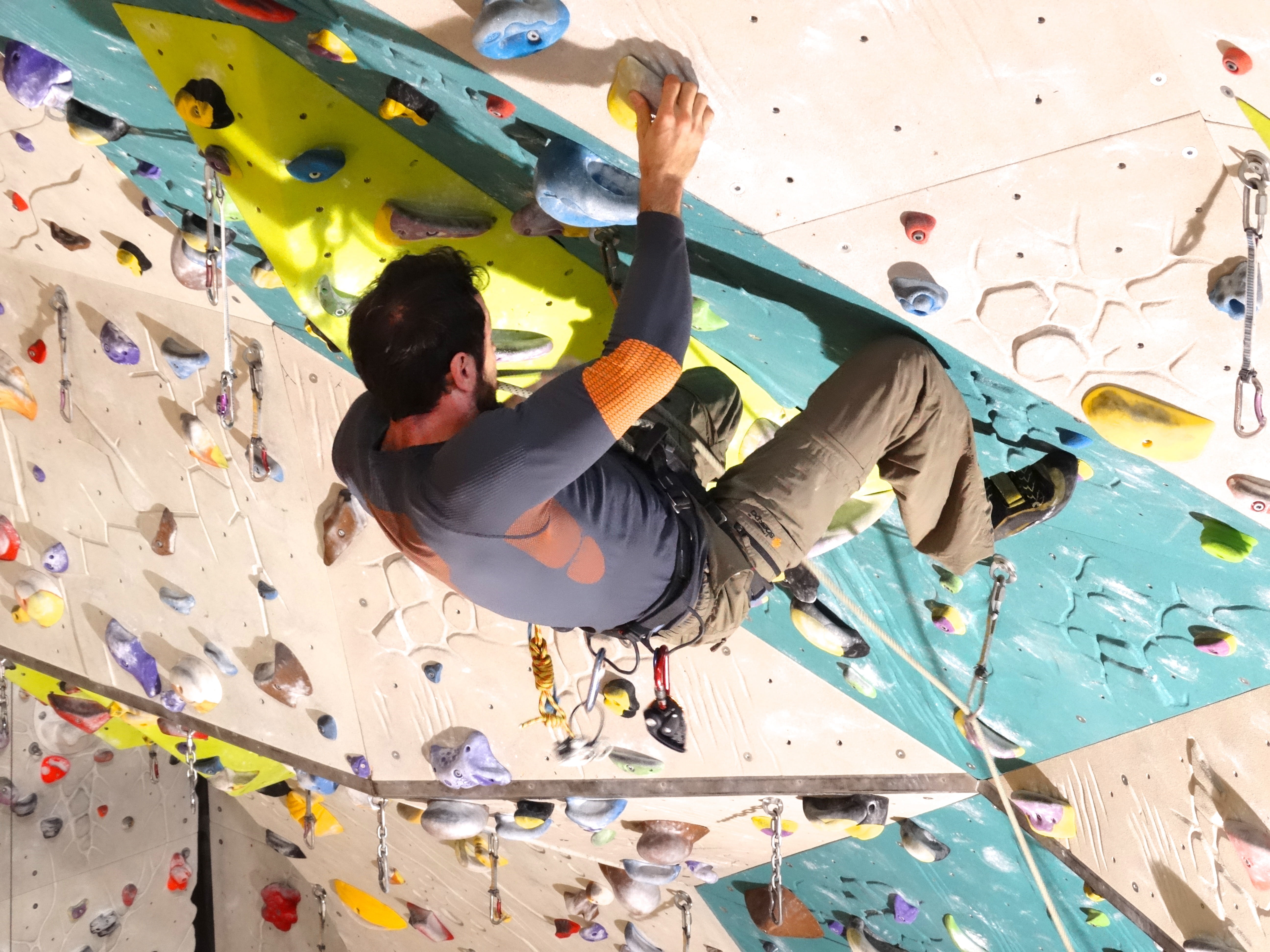climbing shoes, strength, effort, climbing belt, bouldering, upgrade, access, 5K, gripping, hand, one person, sport, endurance, climbing rope, adventure, HD Wallpaper
