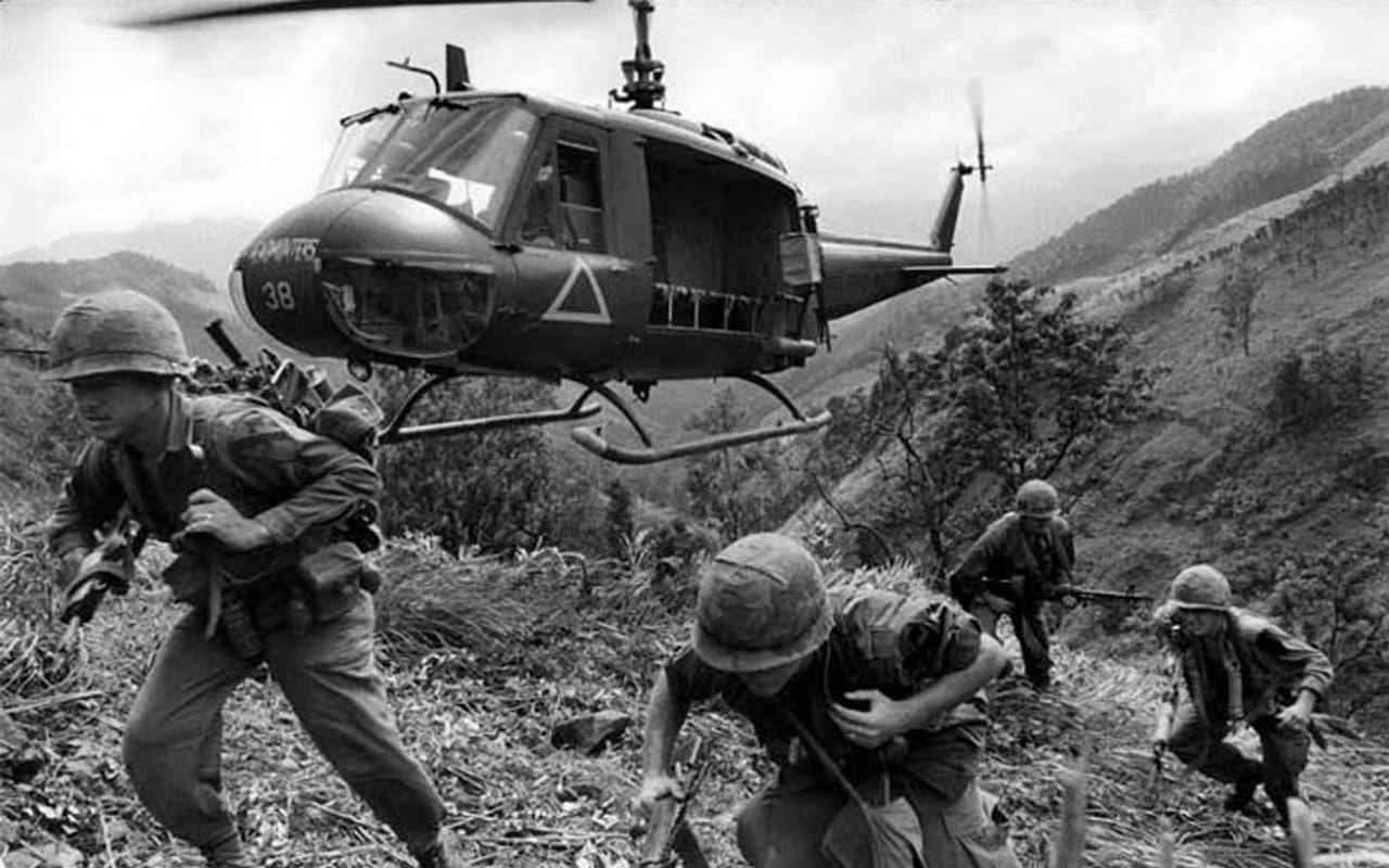 transportation, air vehicle, uniform, helicopter, army soldier, mode of transportation, government, group of people, rescue worker, security, accidents and disasters, HD Wallpaper