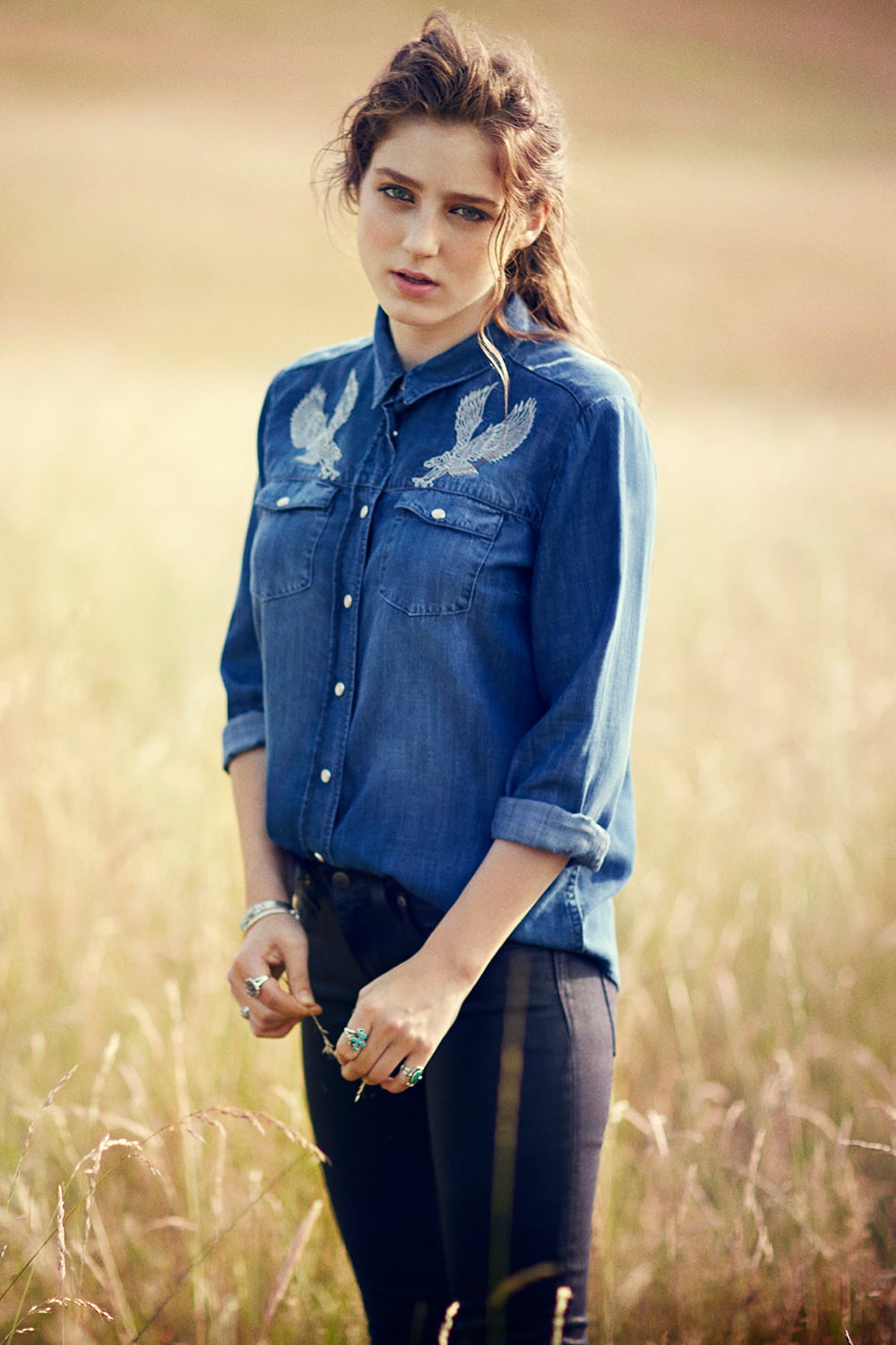 beauty, jeans, fashion, land, young women, outdoors, plant, hairstyle, portrait, hair, adult, teenager, Birdy, casual clothing, beautiful woman, 720P, Phone HD Wallpaper