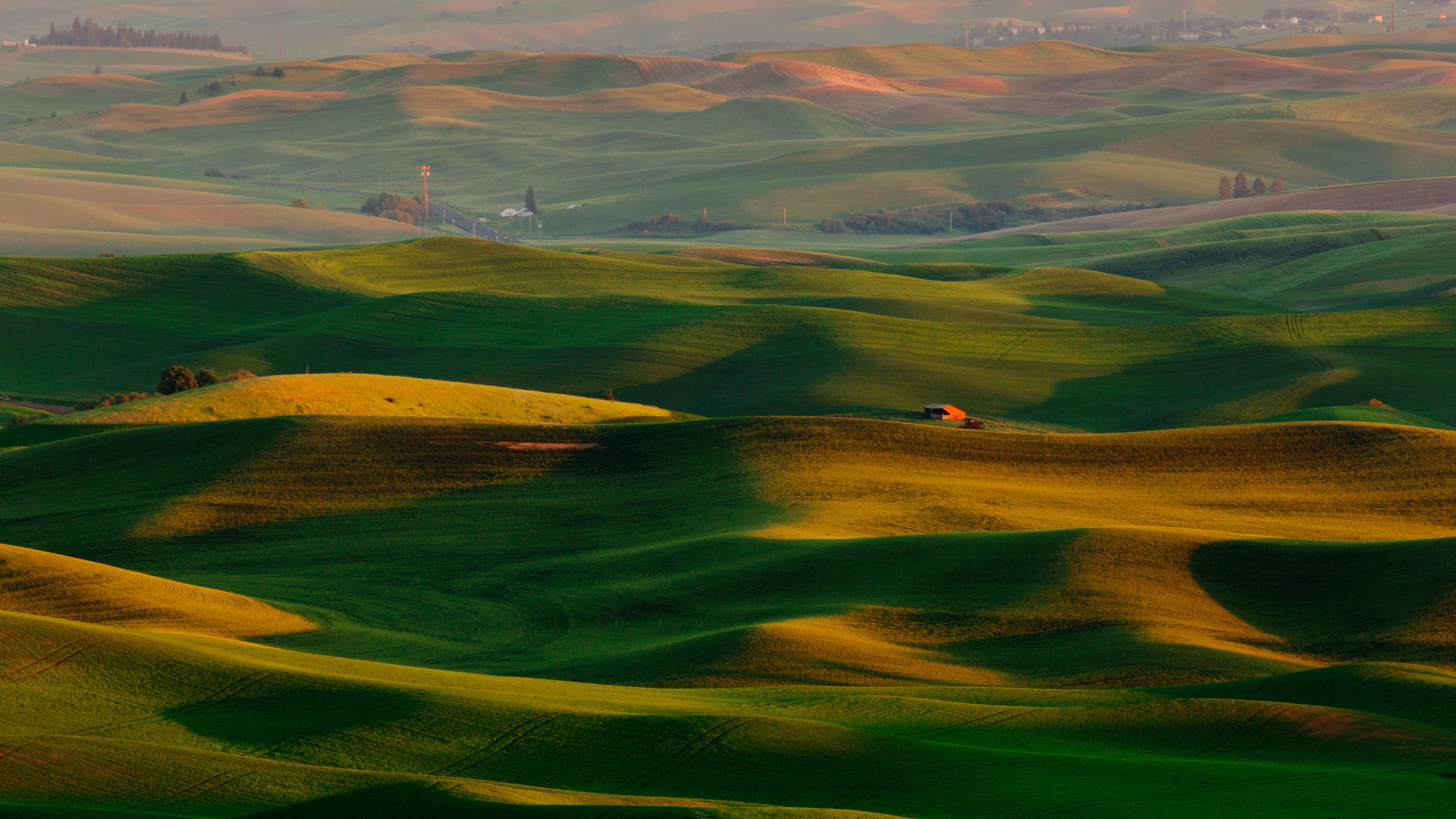 Steptoe Butte, 5K, scenics, agriculture, Canon EOS 5D Mark III, hill, farm, Red Barn, washington, westrock, green grass, palouse, grass, 6L, sunset, nature, HD Wallpaper