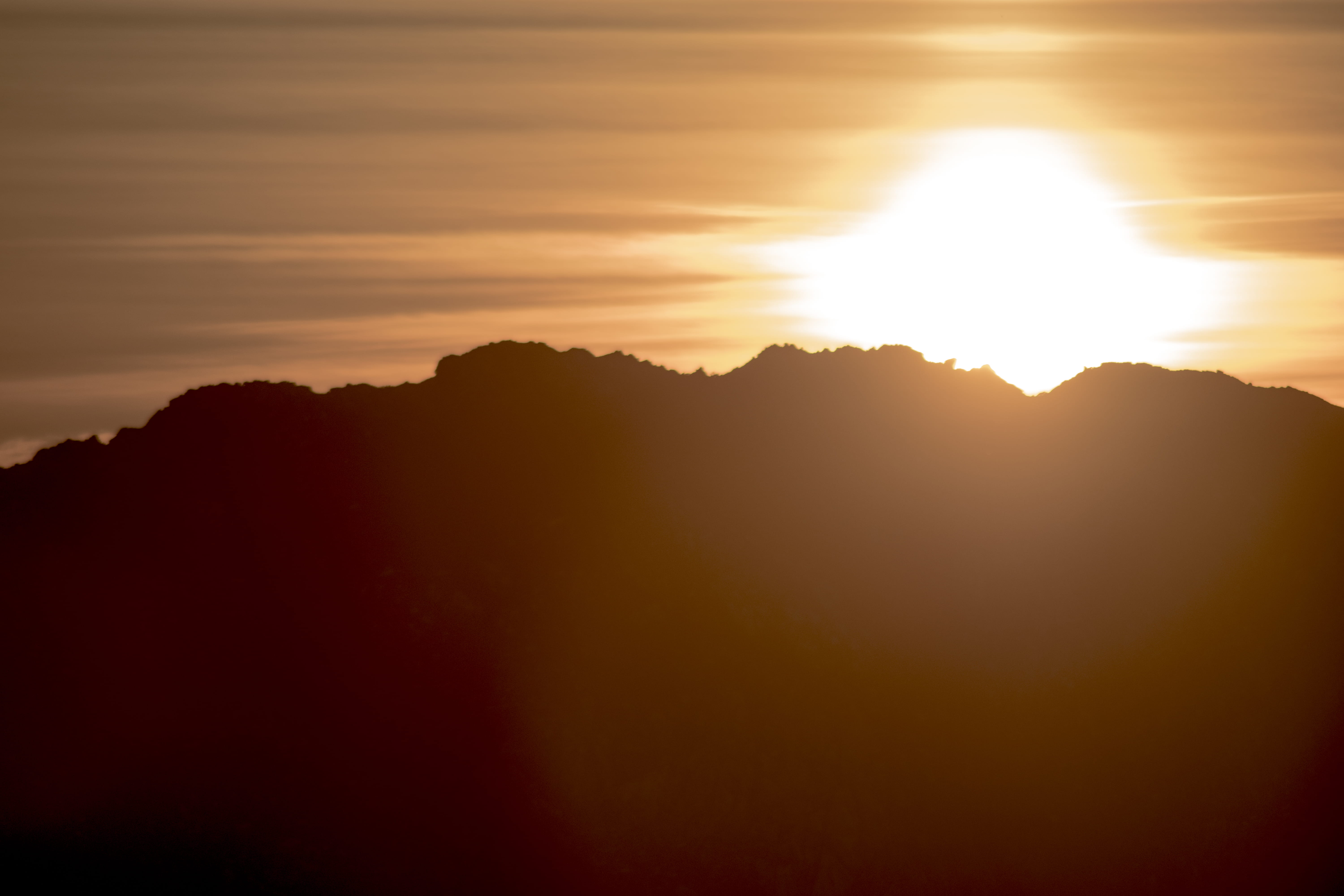 vigo, sunbeam, montañas, environment, silhouette, flare, sunlight, lens flare, beauty in nature, no people, nature, tranquil scene, outdoors, mountain, HD Wallpaper