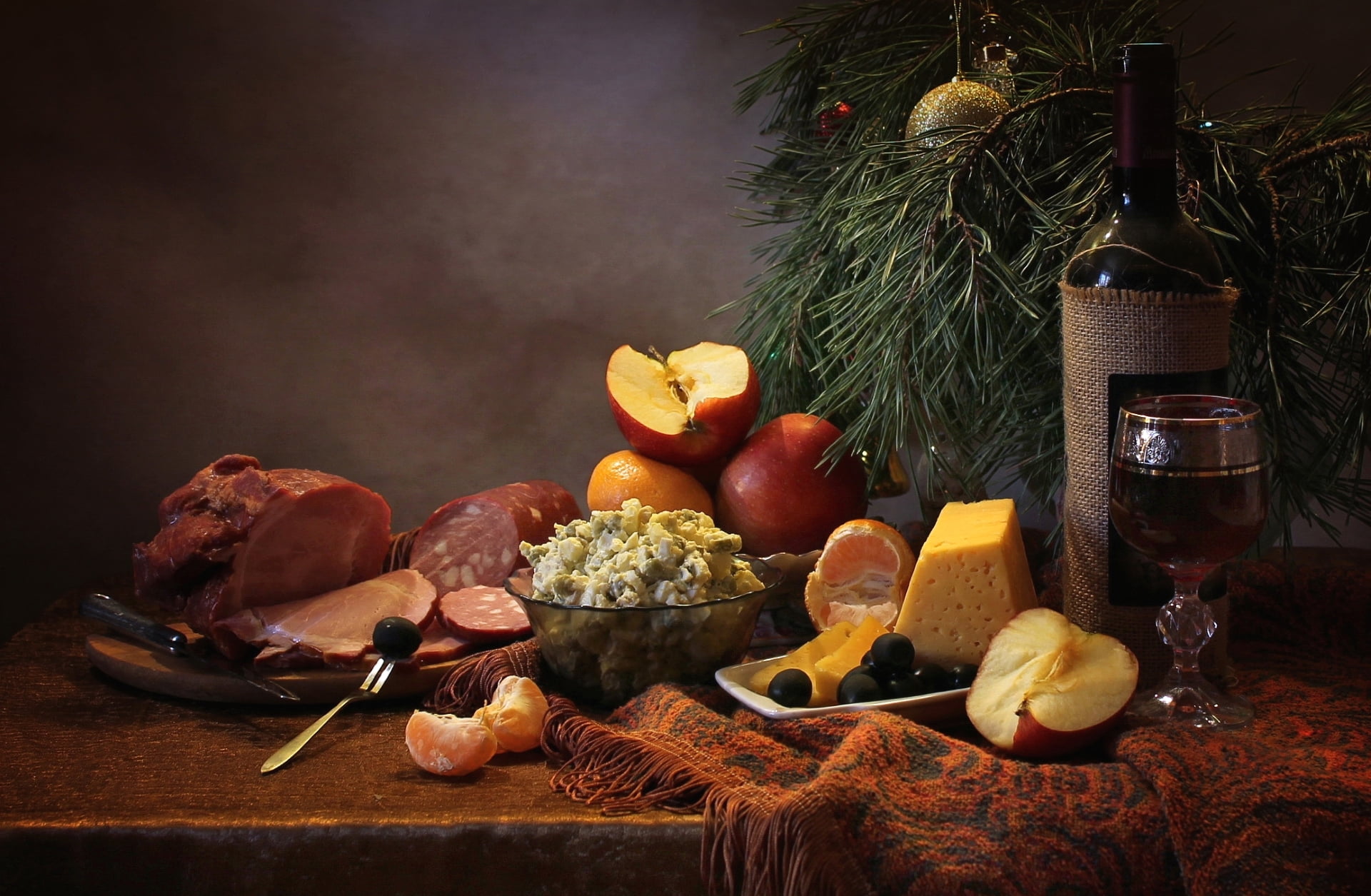 olives, alcohol, household equipment, salad, Mandarin, no people, treat, 1080P, Olivier, table, wineglass, wine, healthy eating, drink, meat, cutting board, HD Wallpaper
