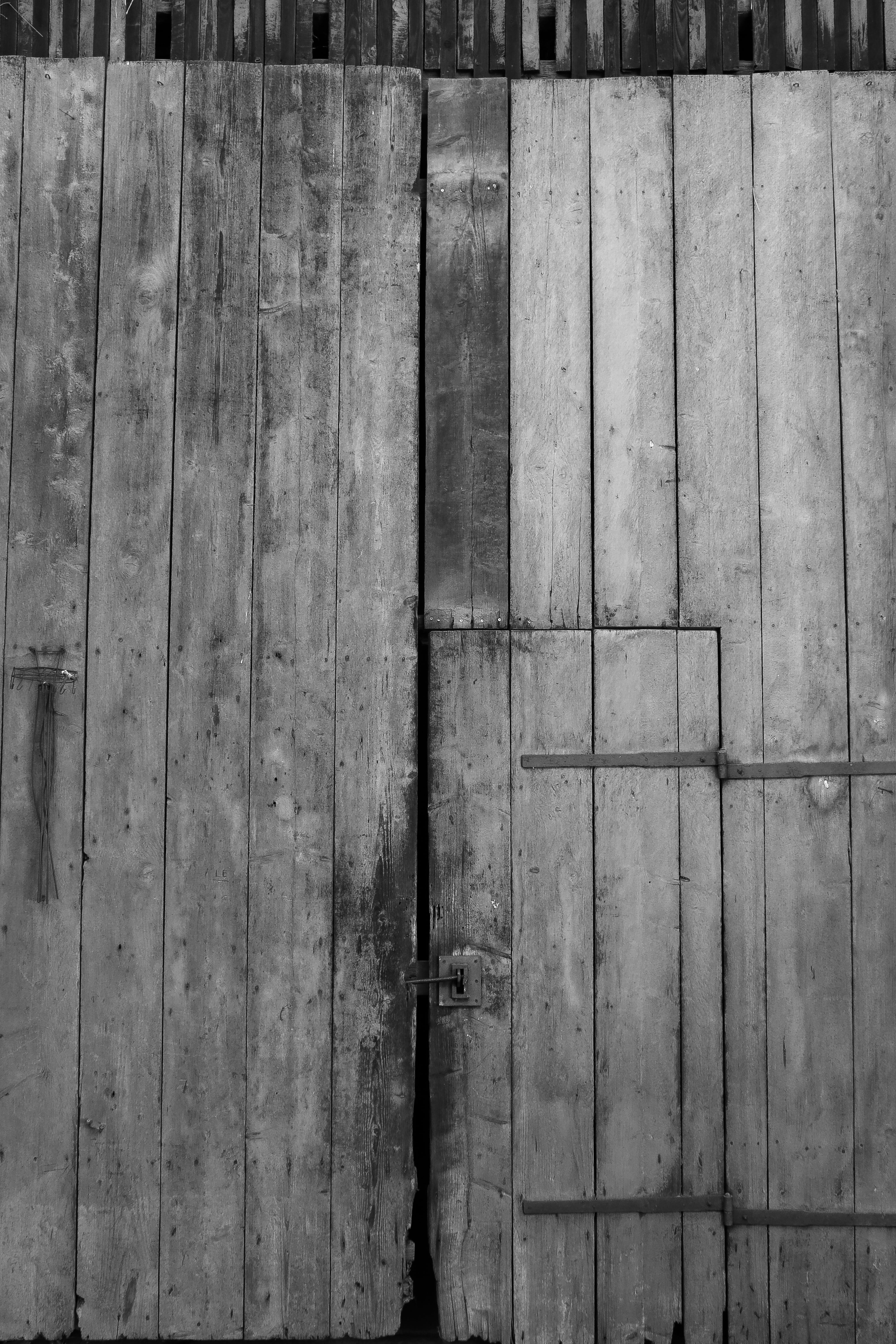 textured, industry, scheuer, pattern, built structure, input, wood - Material, architecture, no people, goal, wall - building feature, knothole, weathered, Phone HD Wallpaper