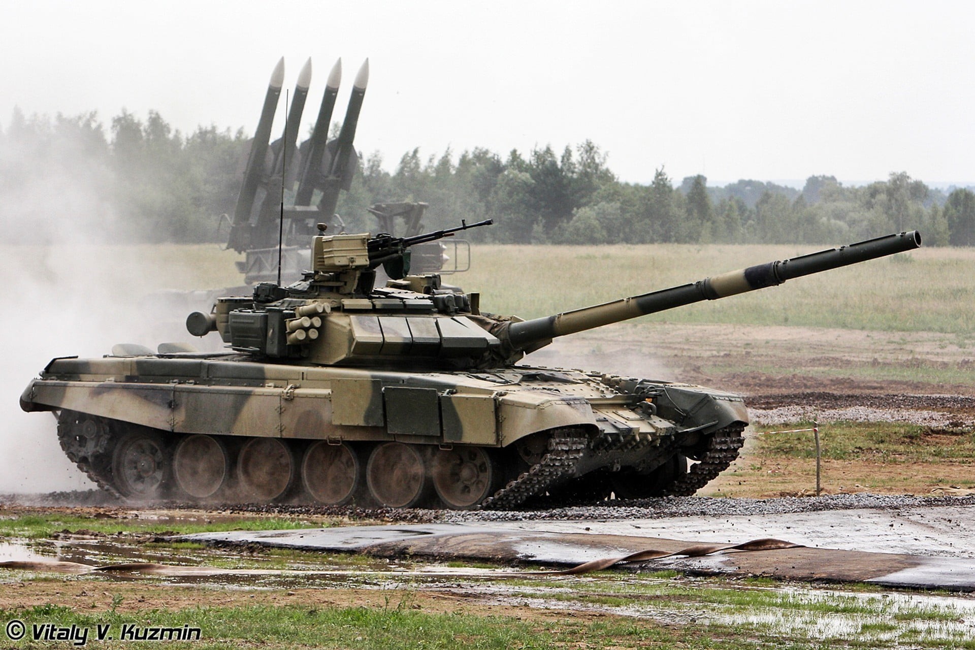 power, transportation, weapon, green, mode of transportation, brown, tank, outdoors, artillery, old, tree, war, armored Vehicle, 1080P, day, conflict, HD Wallpaper