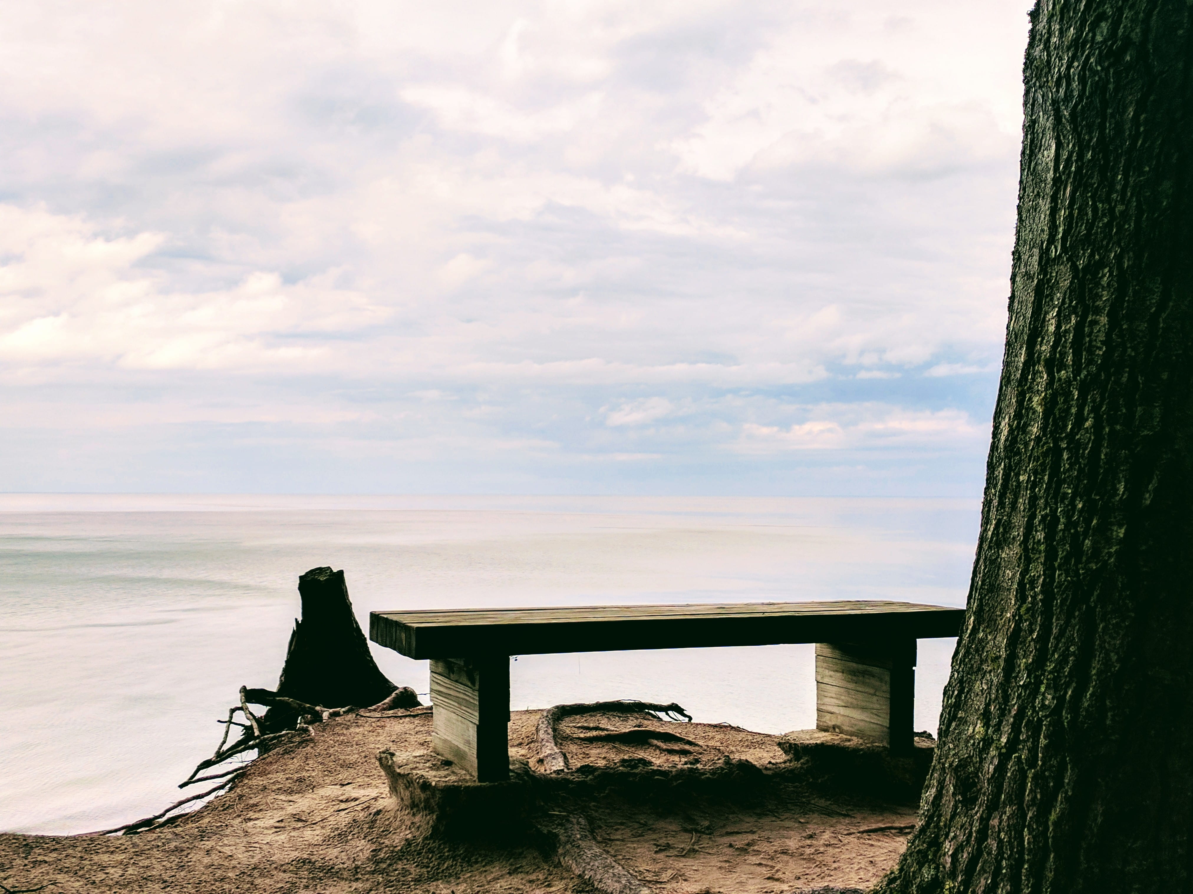 4K, tranquil scene, sitting, solemn, day, horizon over water, wood - material, sit, love, tranquility, beach, sky, sea, peaceful, horizon, photo, clouds, HD Wallpaper