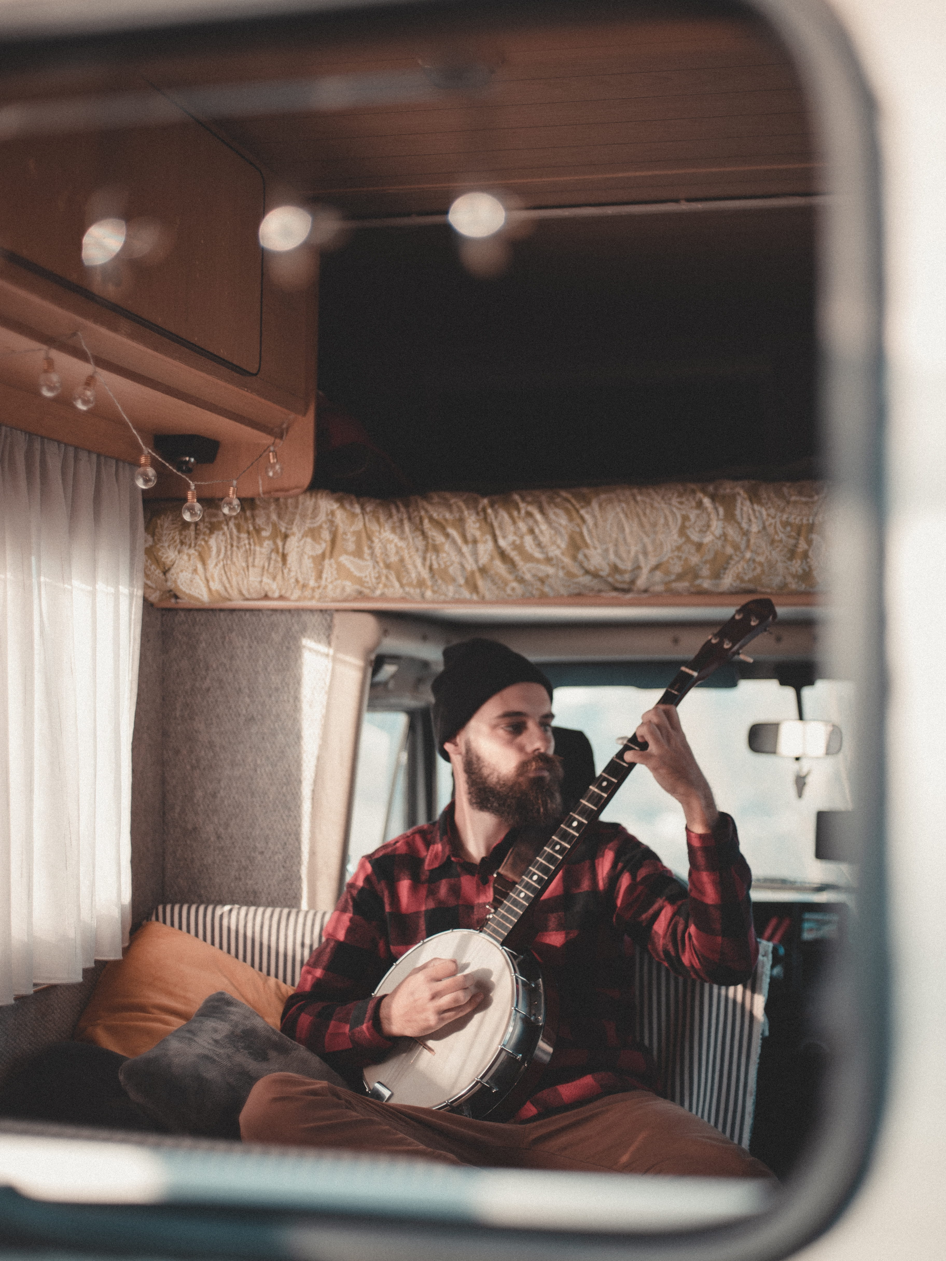 young men, floor, mandolin, banjo, adult, playing, musical instrument, man, plywood, casual clothing, travel, door, string instrument, young adult, accordion, Phone HD Wallpaper