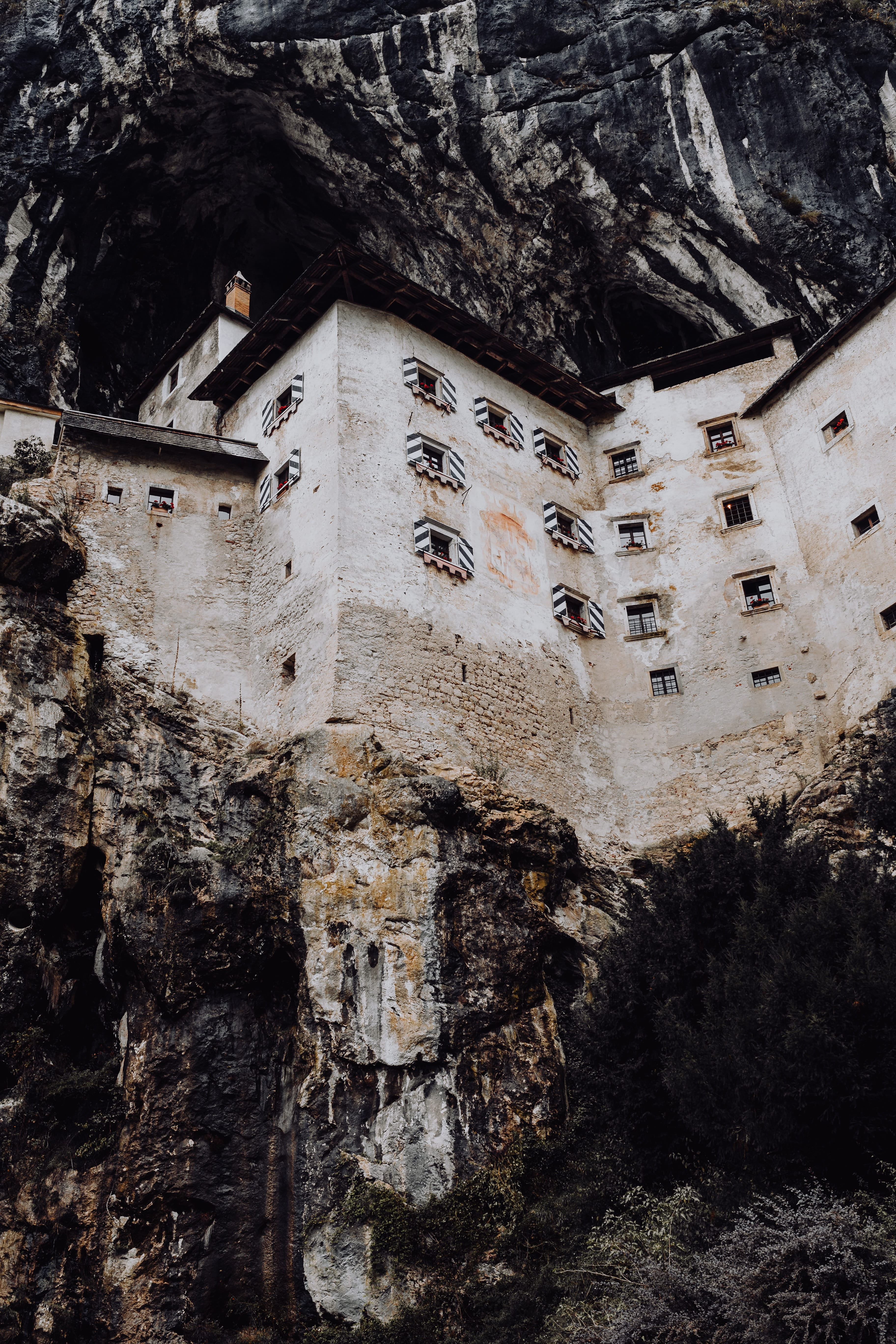 5K, tourism, old, stone wall, rock - object, architecture, trip, building exterior, travel, belief, history, solid, rock formation, postojna, Europe, built structure, Phone HD Wallpaper