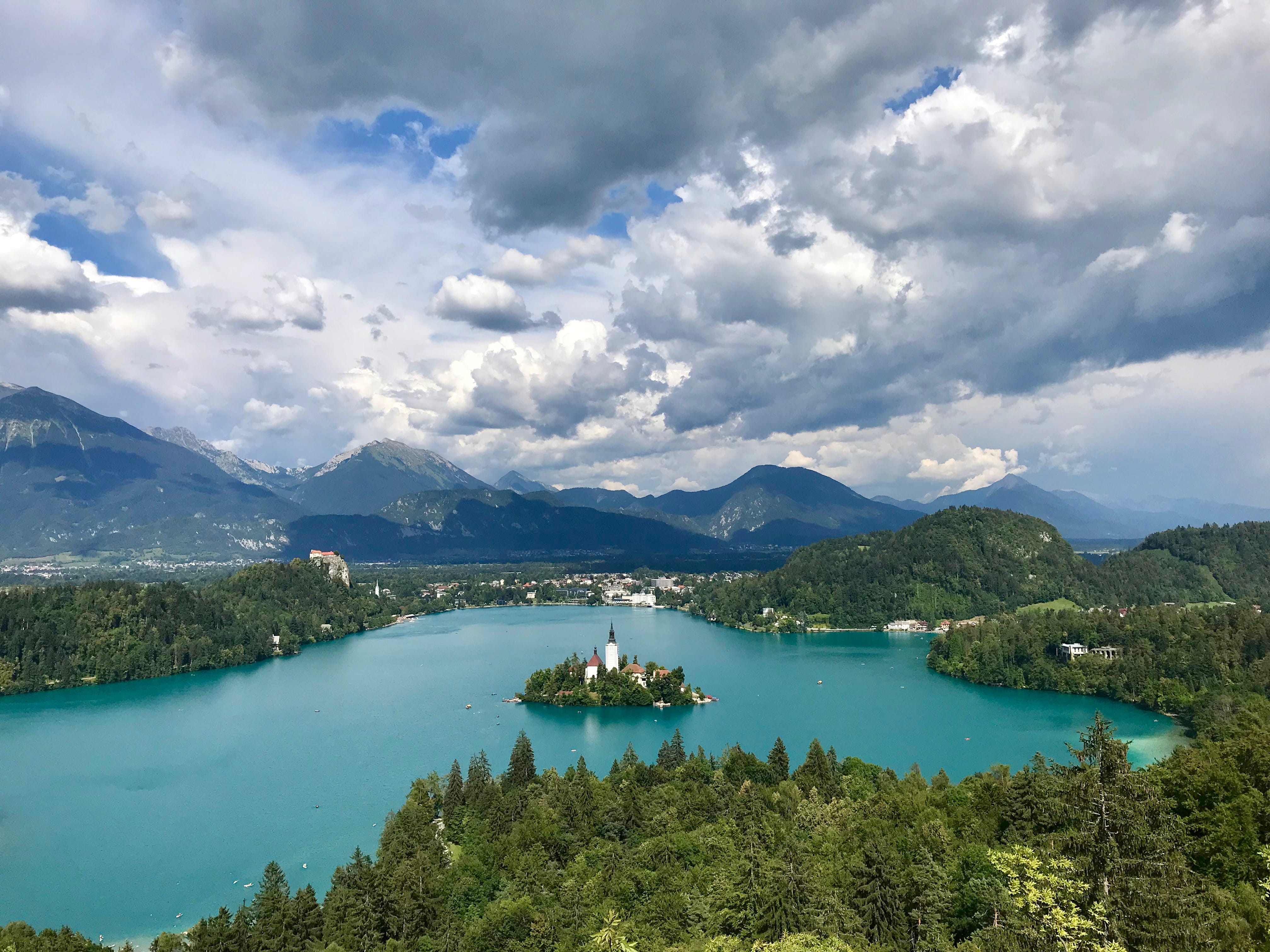 nature, bled, no people, idyllic, island, slovenia, scenics - nature, lake, cloud - sky, 4K, green color, nautical vessel, turquoise colored, beauty in nature, HD Wallpaper
