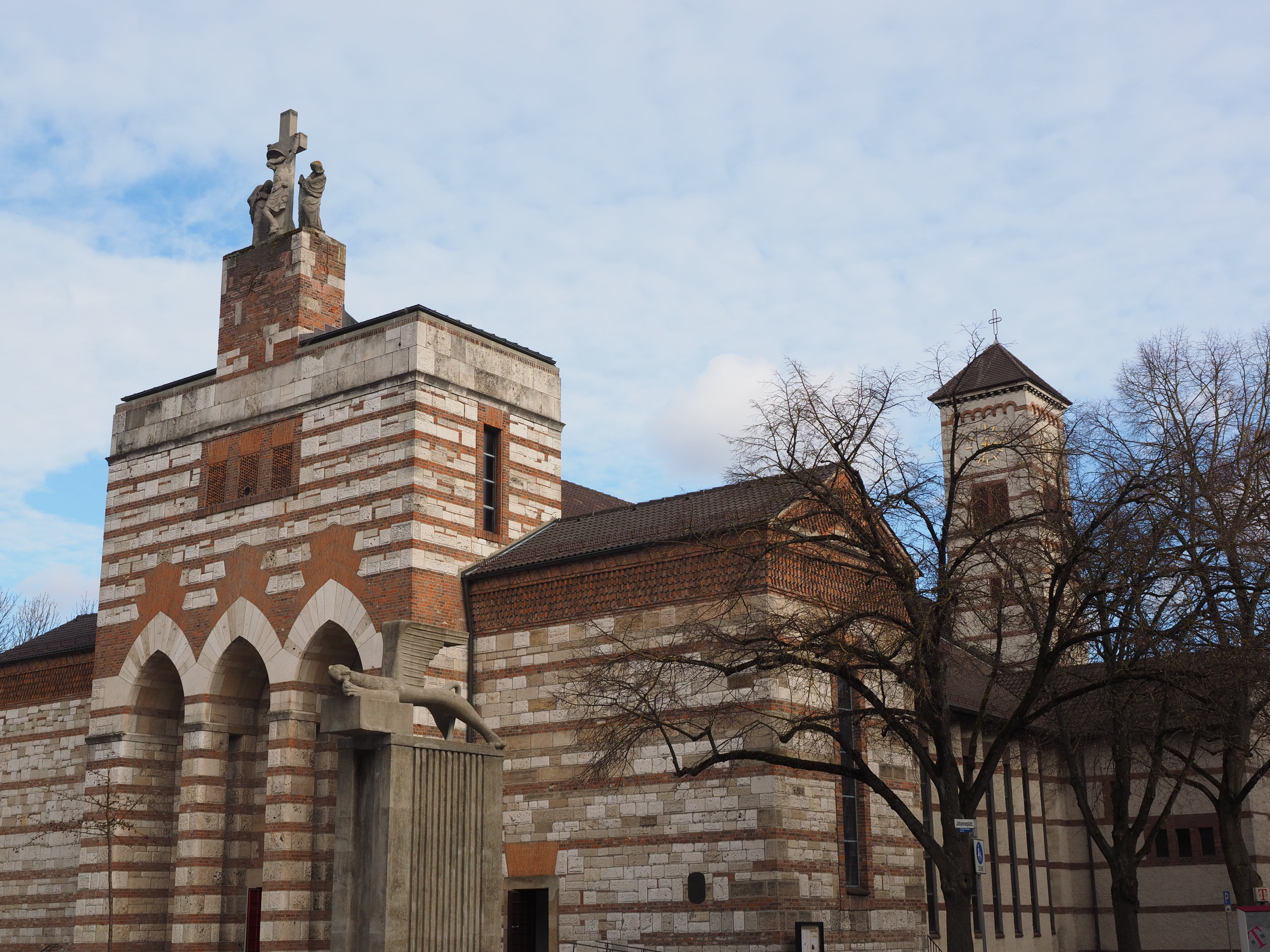 catholic, building exterior, low angle view, travel destinations, st john the baptist church, no people, nature, brick, church, courthouse, new ulm, building, HD Wallpaper