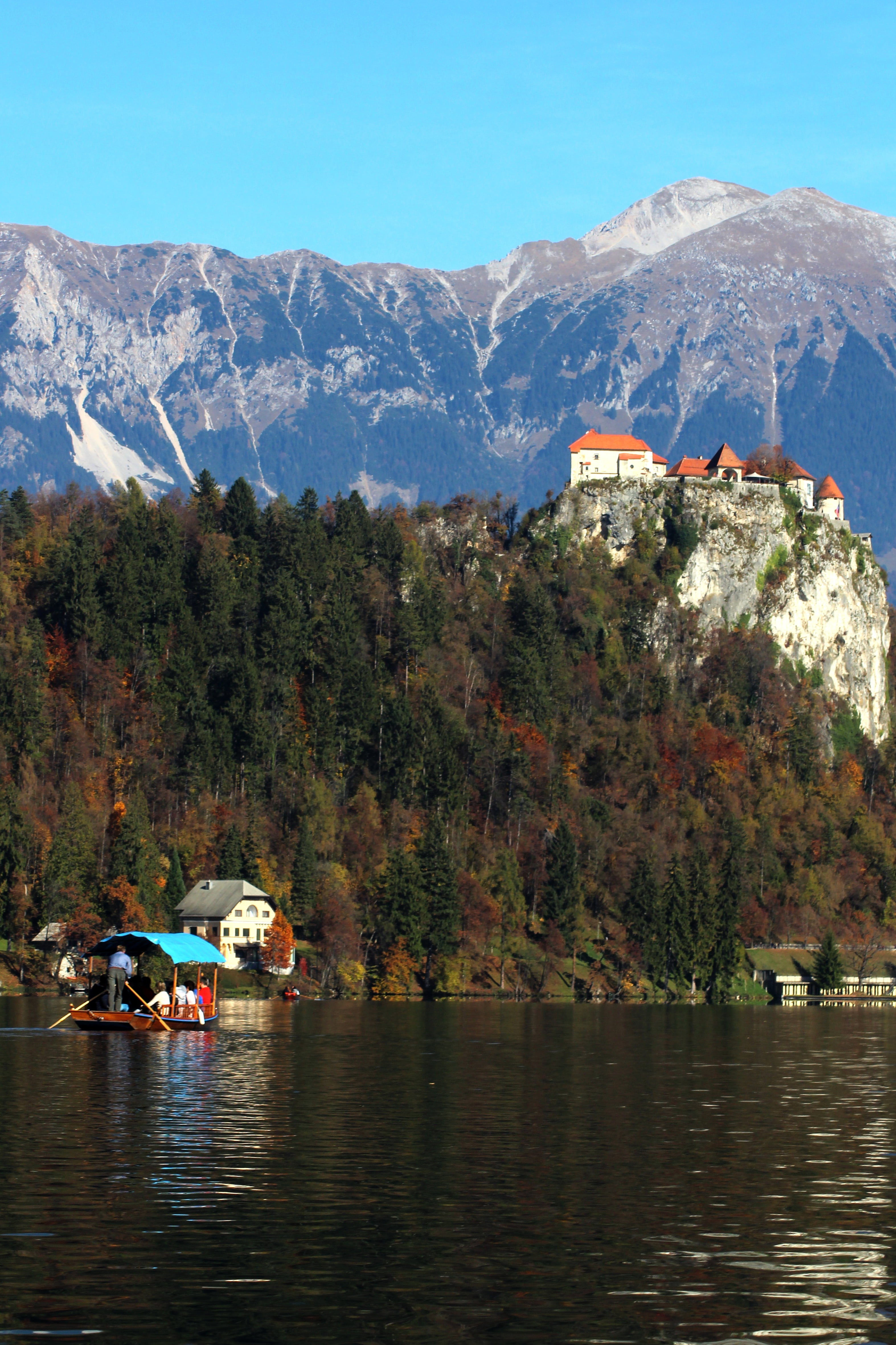non-urban scene, beauty in nature, 4K, day, scenery, building, water, mountain range, sky, tranquil scene, building exterior, castle, bled, architecture, Phone HD Wallpaper