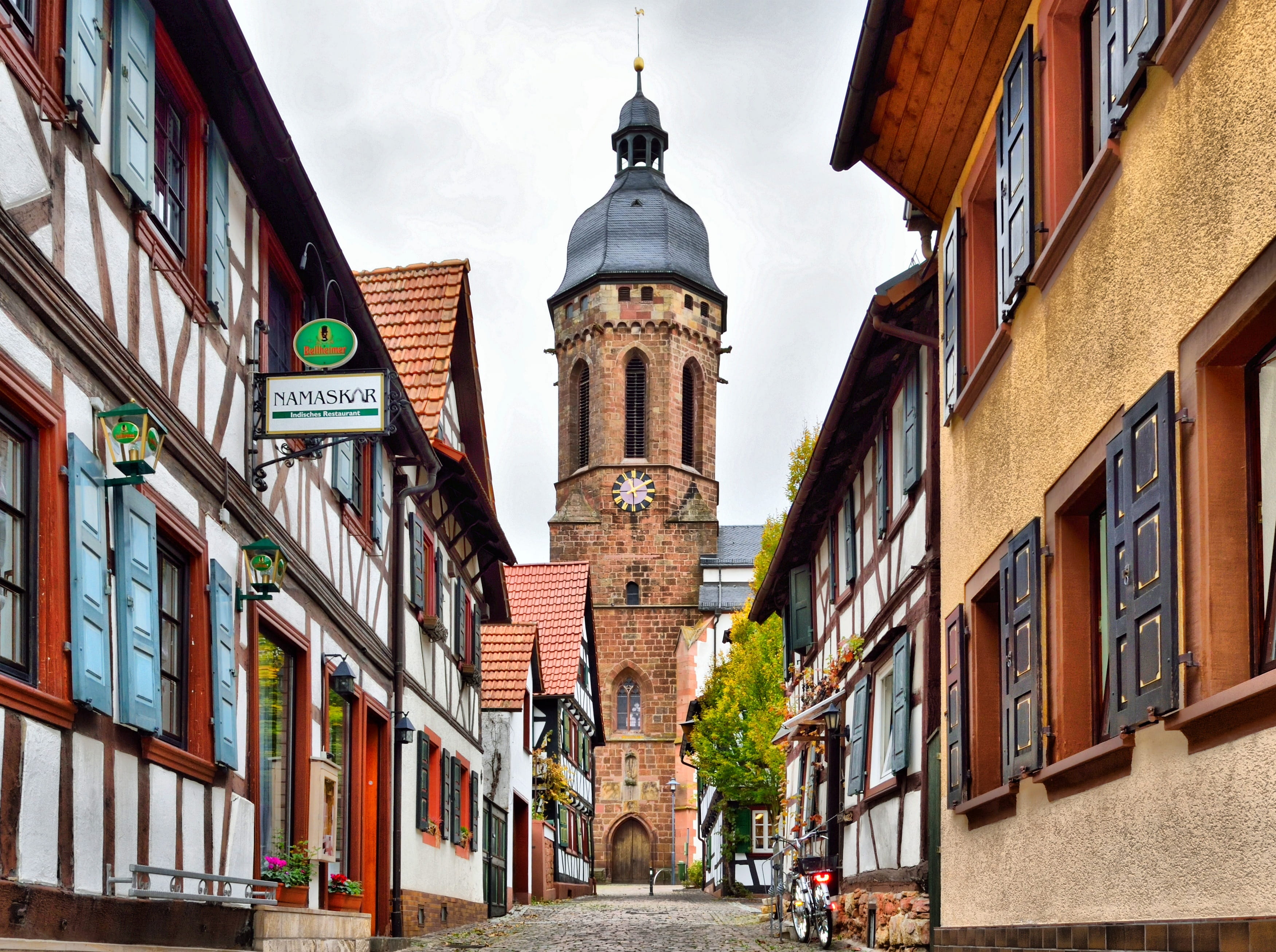 live, city, built structure, historically, tower, day, kandels old town, romantic, no people, fachwerkhäuser, sky, old, low angle view, building exterior, HD Wallpaper