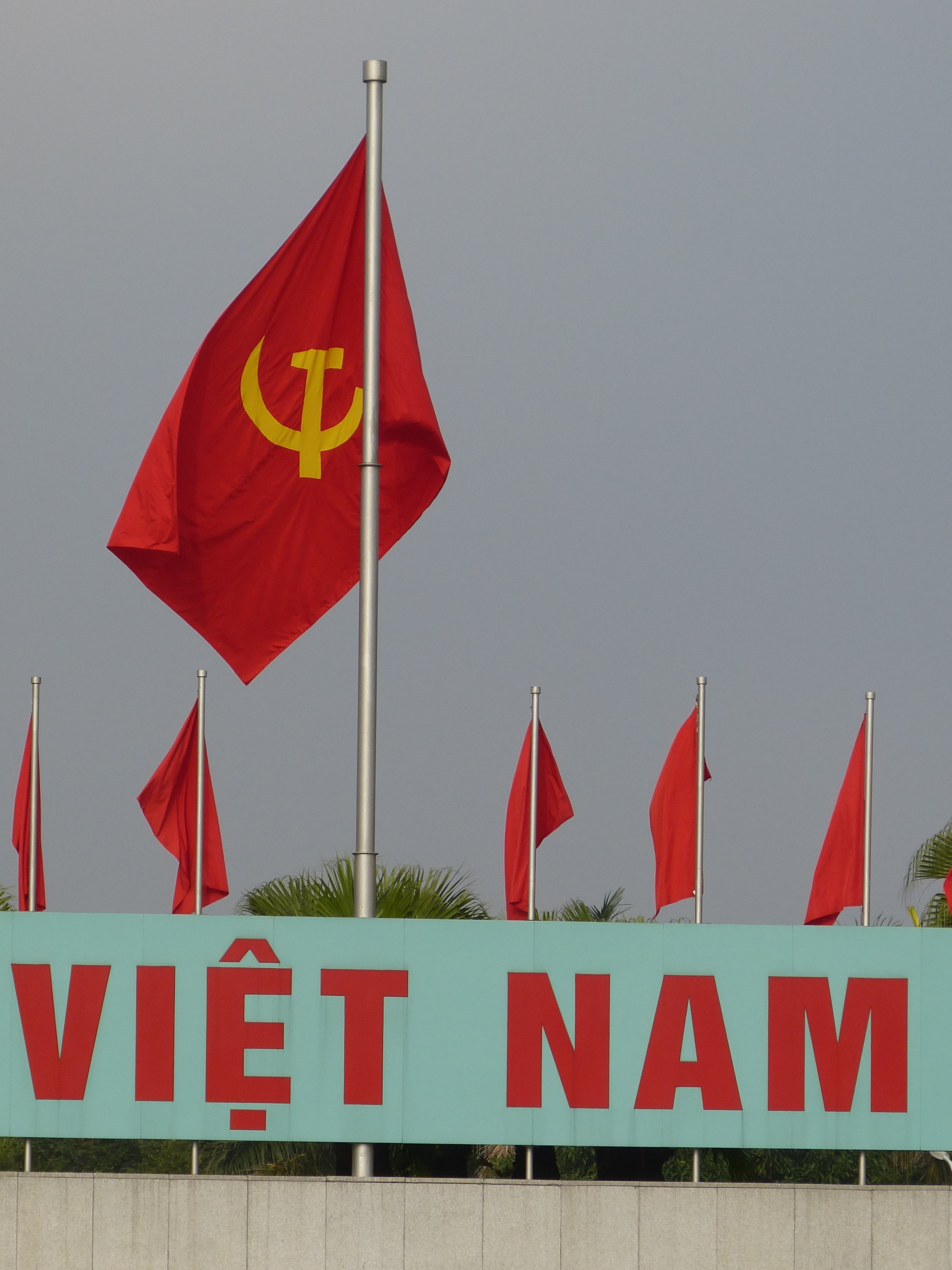 text, environment, mausoleum, waving, vietnam, hanoi, red, shape, wind, no people, pride, asia, flag, outdoors, hammer, policy, patriotism, national icon, Phone HD Wallpaper