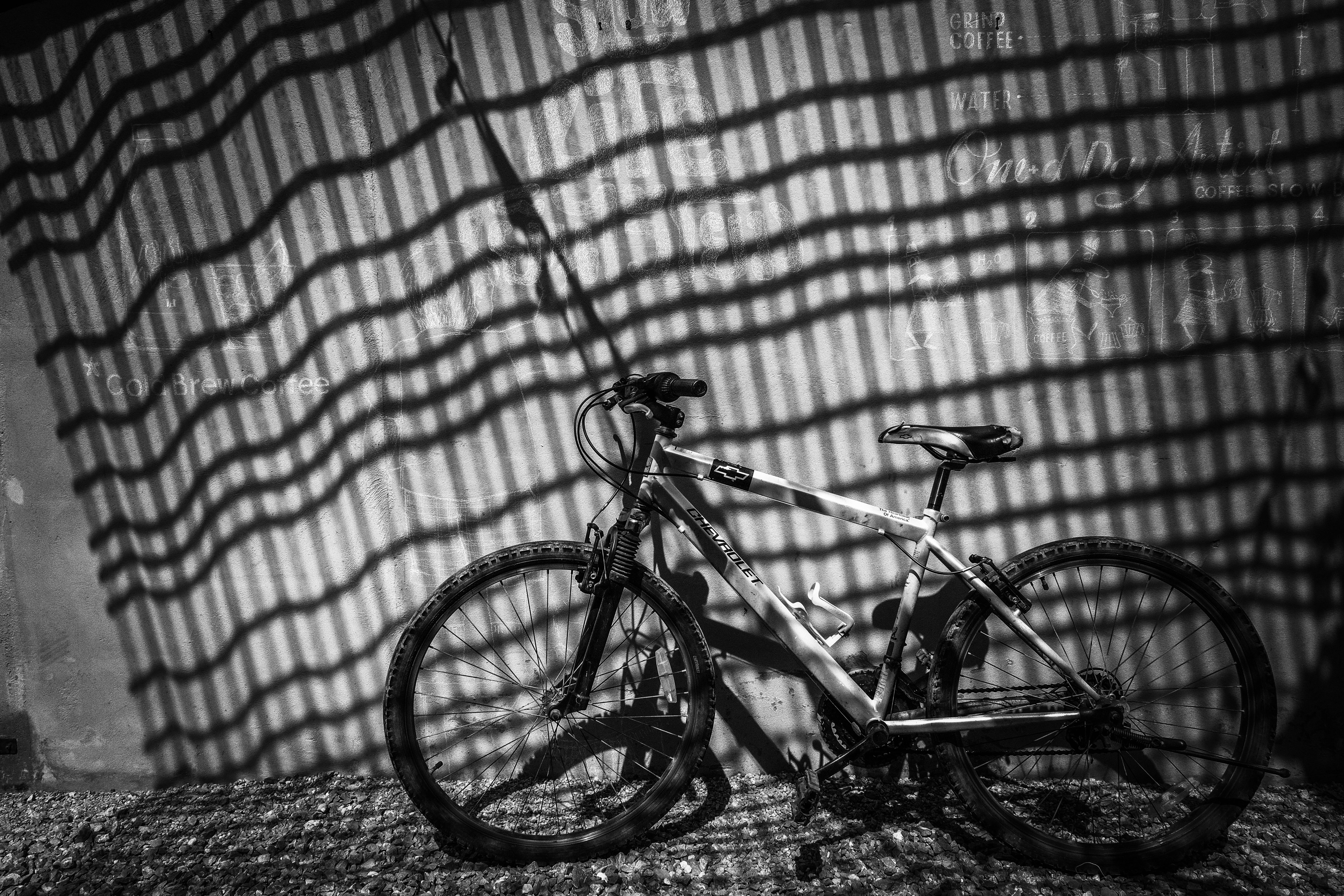 land vehicle, footpath, mountain bike, spoke, vehicle, 5K, outdoors, transportation, bicycle, shadow, architecture, mode of transportation, mono, pattern, HD Wallpaper