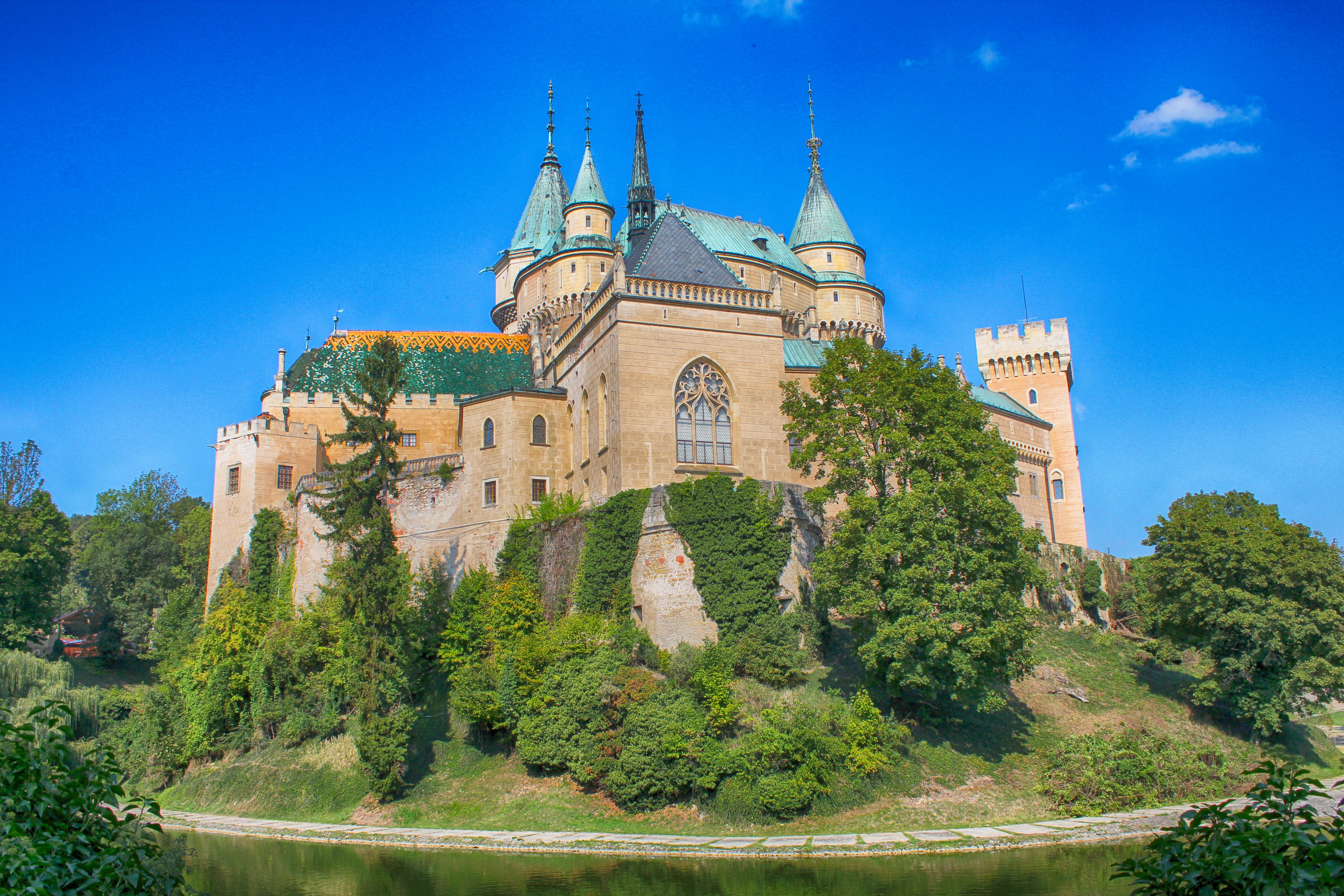 sky, castle, lock, outdoors, place of worship, tourism, architecture, day, abbey, religion, travel destinations, no people, travel, nature, building exterior, HD Wallpaper