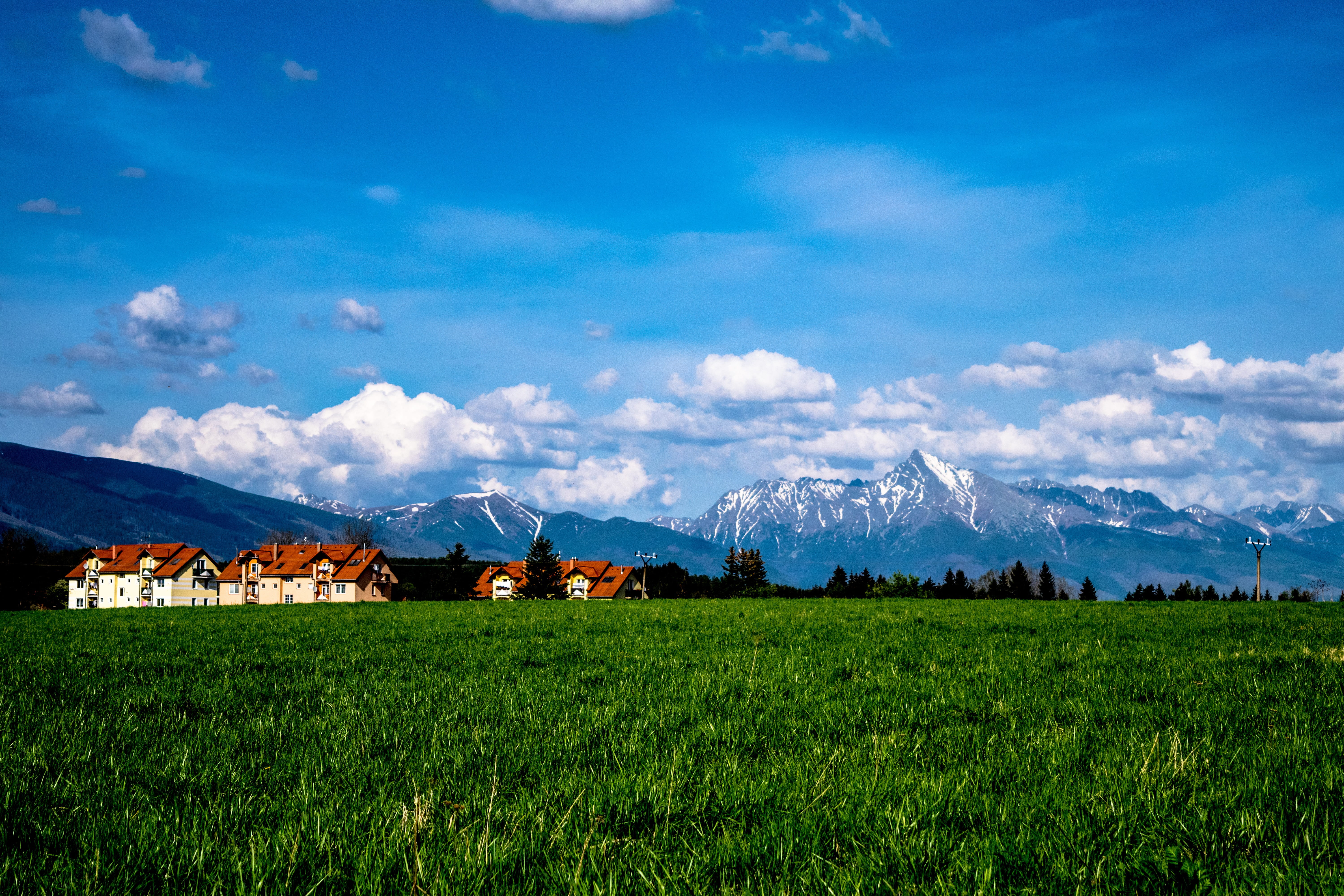 village, environment, jamník, built structure, tranquil scene, beauty in nature, landscape, grass, crop, mountain, rural scene, plantation, field, architecture, HD Wallpaper
