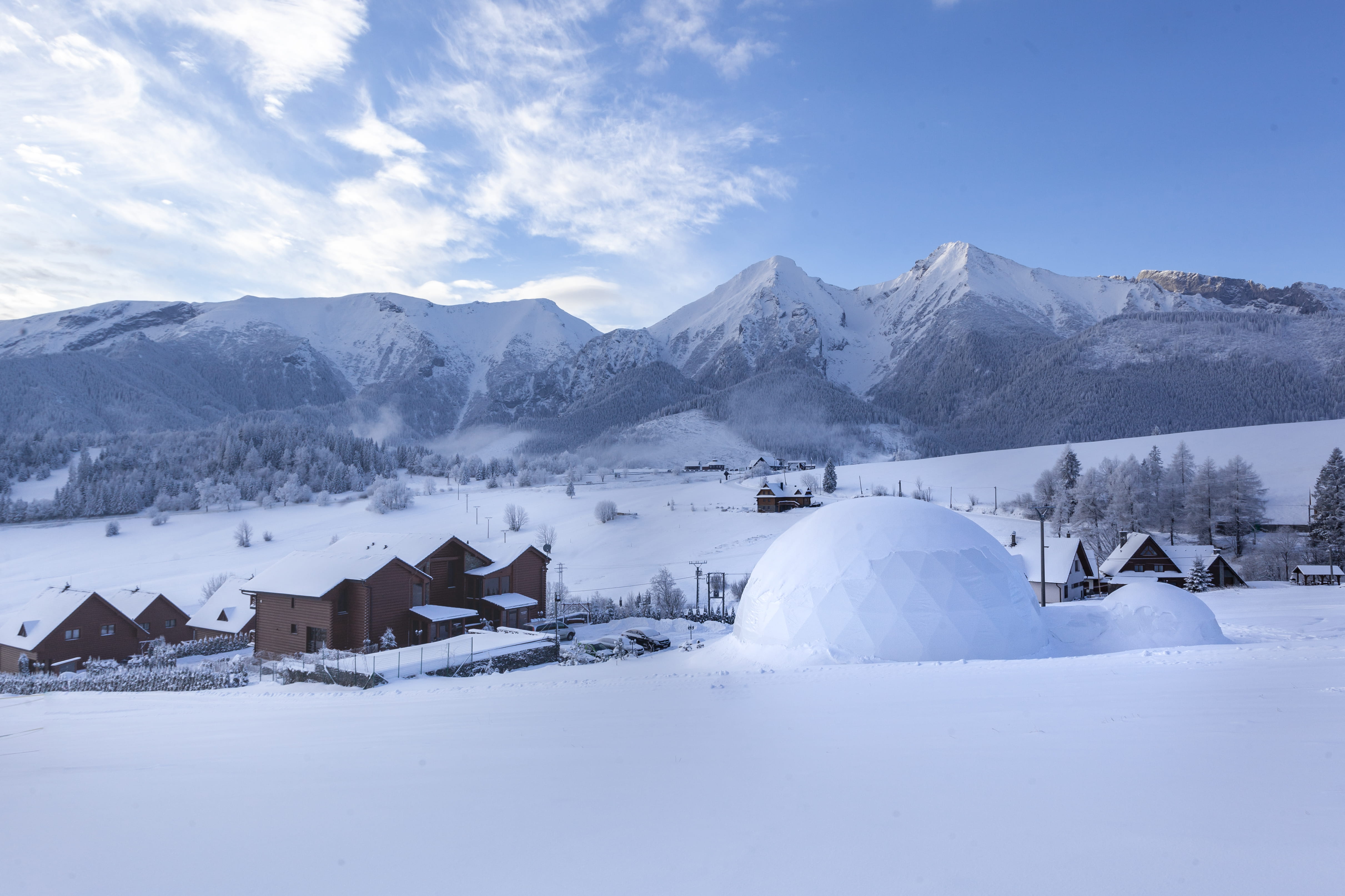4K, snow, day, white color, kamil pitonak, belianske tatry, svetelný dóm v ždiari, zdiar, nature, mountain, field, tranquil scene, igloo, slovakia, beauty in nature, HD Wallpaper