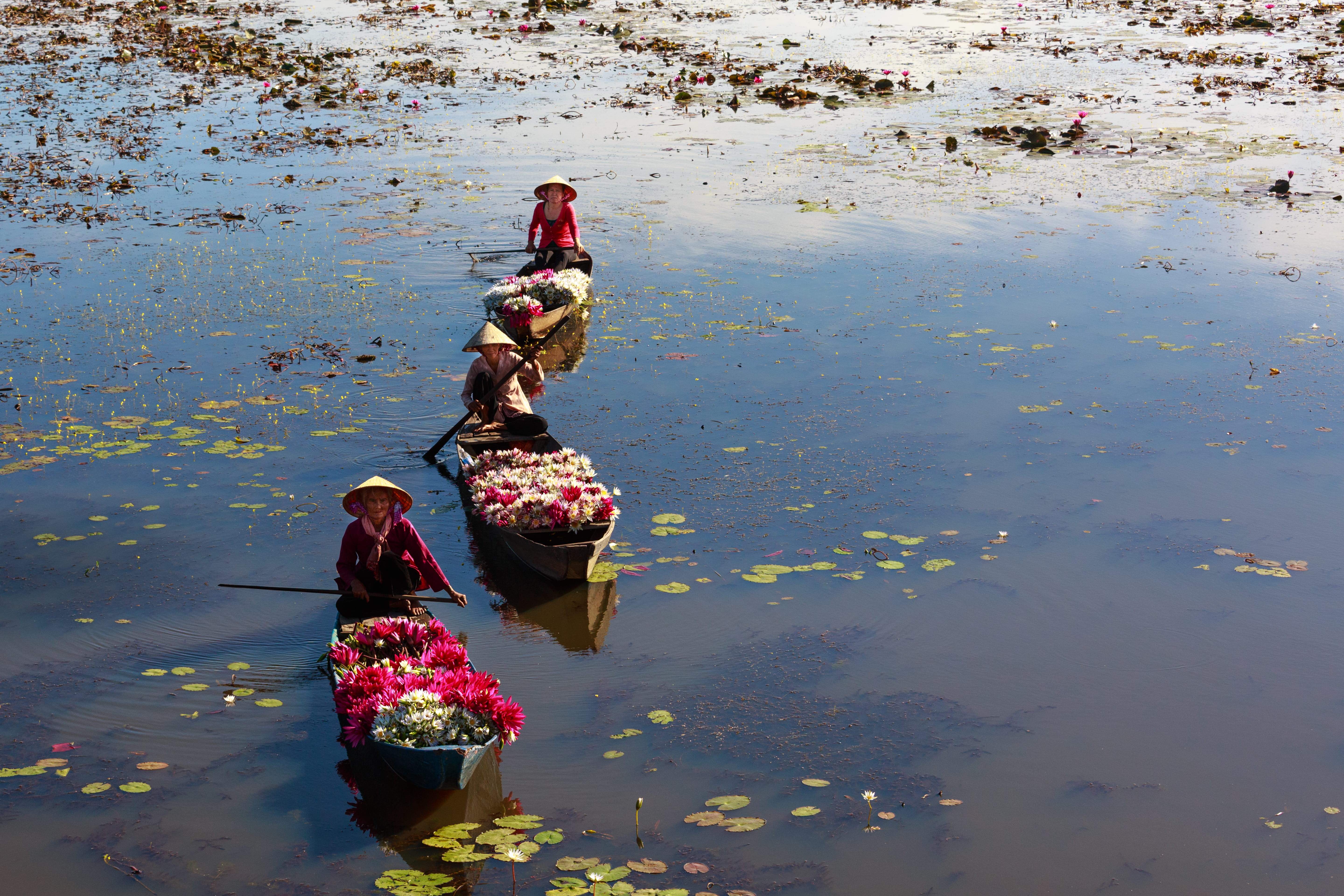 three, sight, nature, two people, standing, clothing, rowboat, daylight, environment, kayak, landscape, watercrafts, people, traditional clothing, reflection, HD Wallpaper