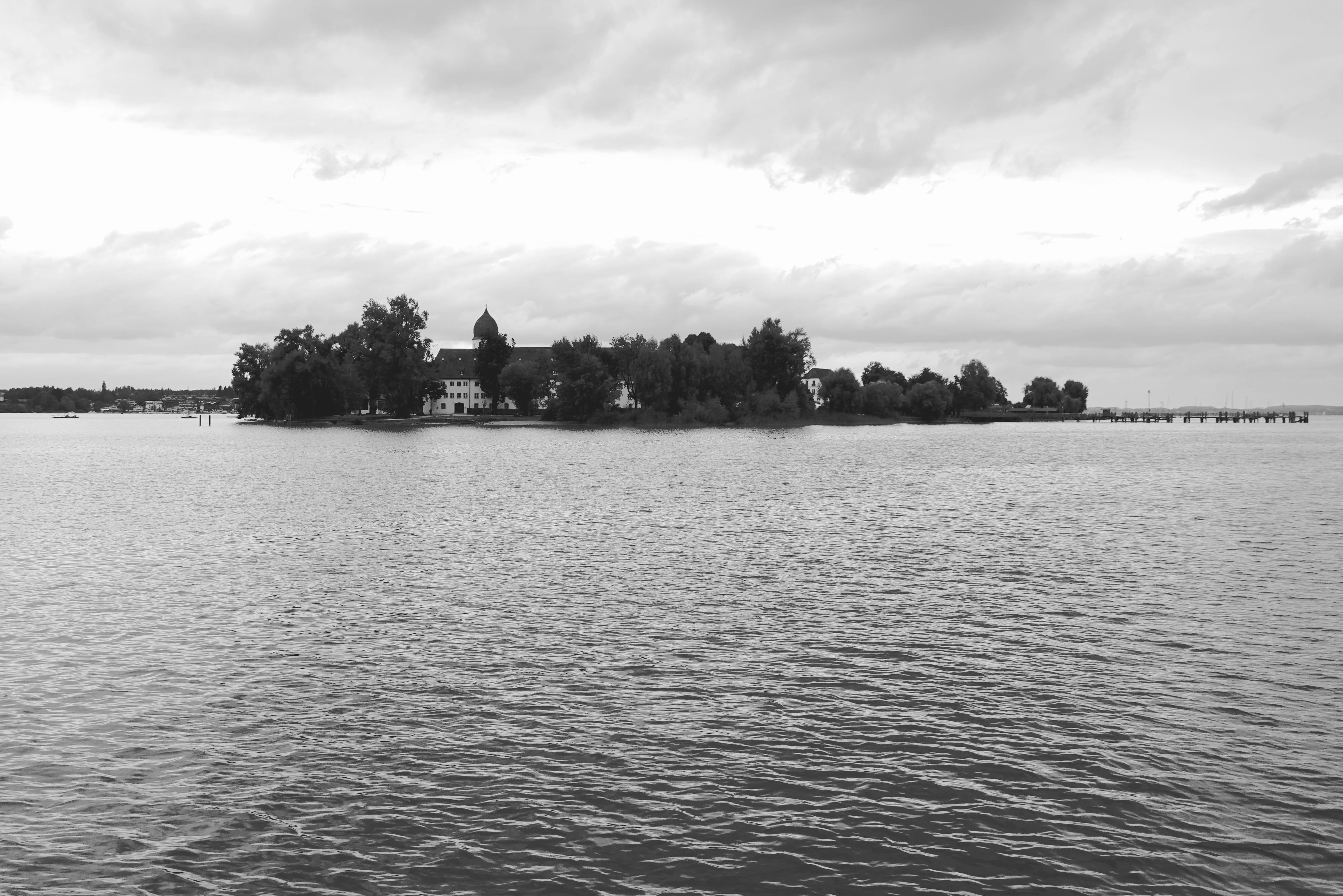 architecture, tranquility, plant, water, scenic, tree, nature, sky, no people, view into land, cloud - sky, waters, waterfront, chiemsee, ladies island, HD Wallpaper