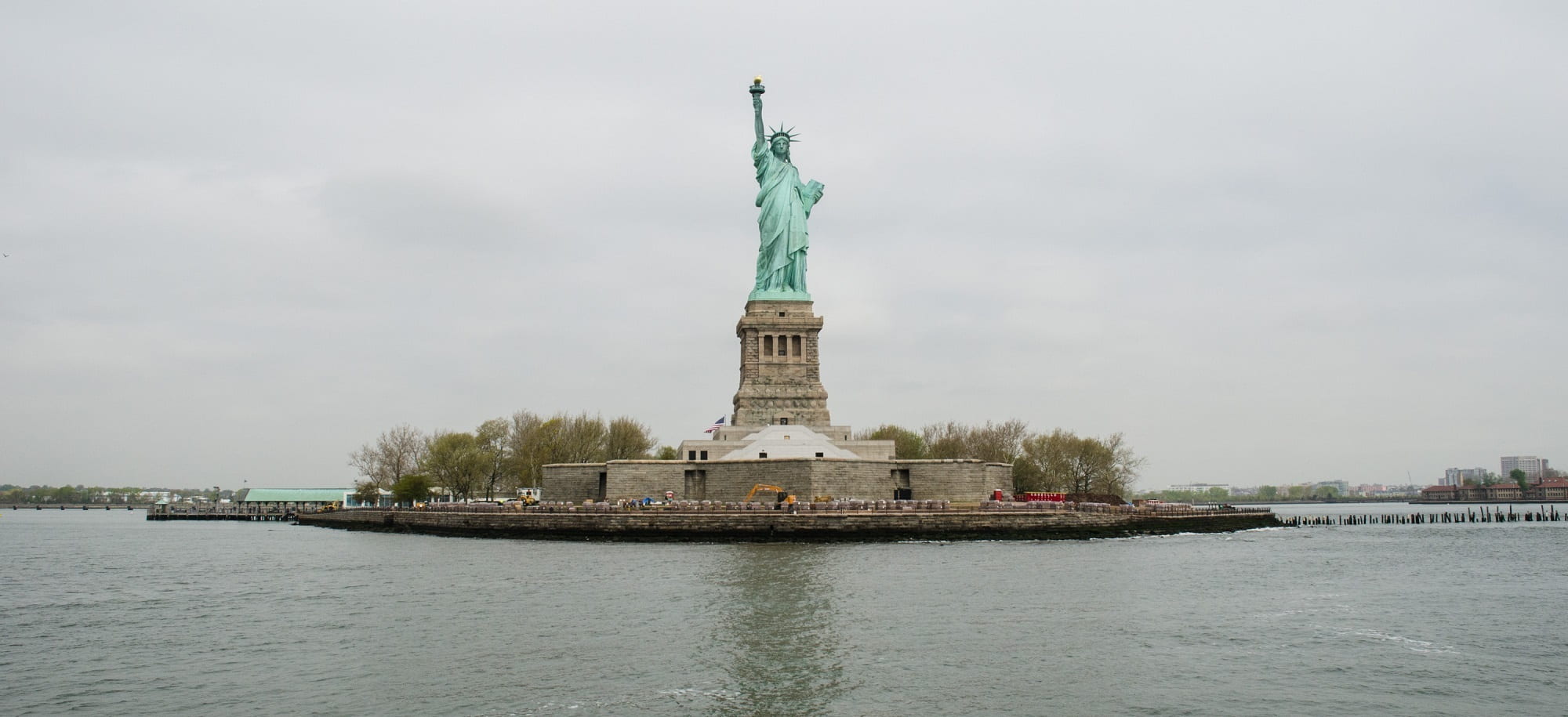 architecture, island, freedom, the past, landmark, human representation, dom, no people, nature, 1080P, famous, waterfront, day, lady, outdoors, built structure, HD Wallpaper