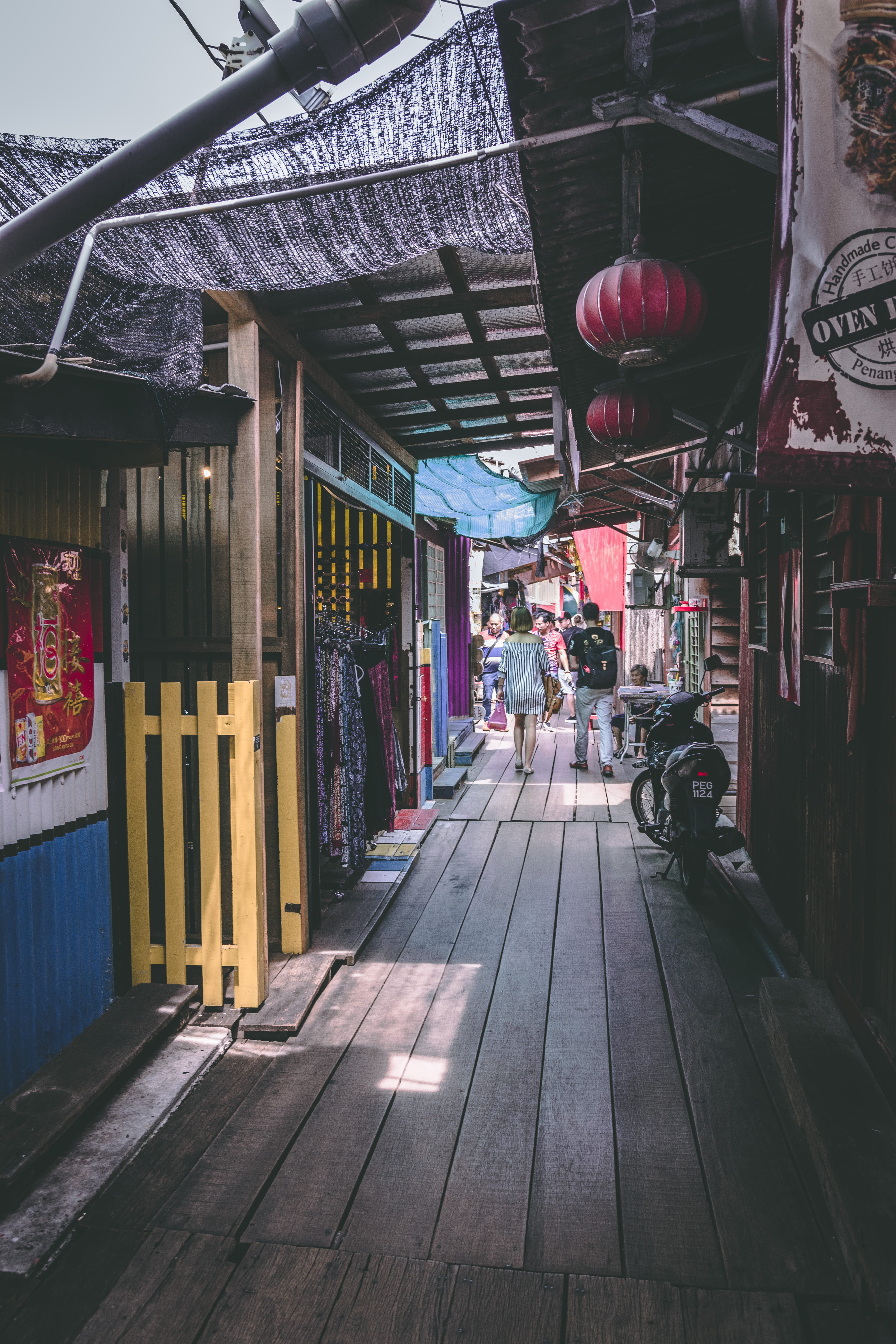 lighting equipment, architecture, people, men, chew jetty, street, lifestyles, adult, group of people, outdoors, penang, chinese lantern, building exterior, Phone HD Wallpaper