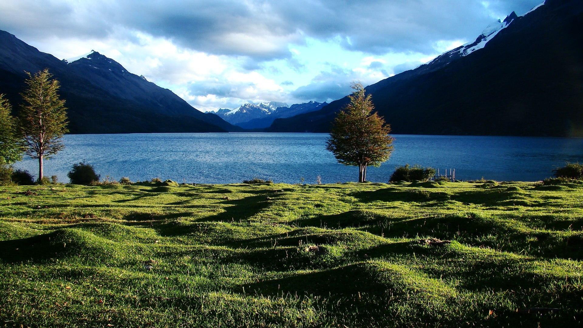 cruz, lake, santa, shore, nature and landscapes, argentina, mountains, grass, 1080P, HD Wallpaper