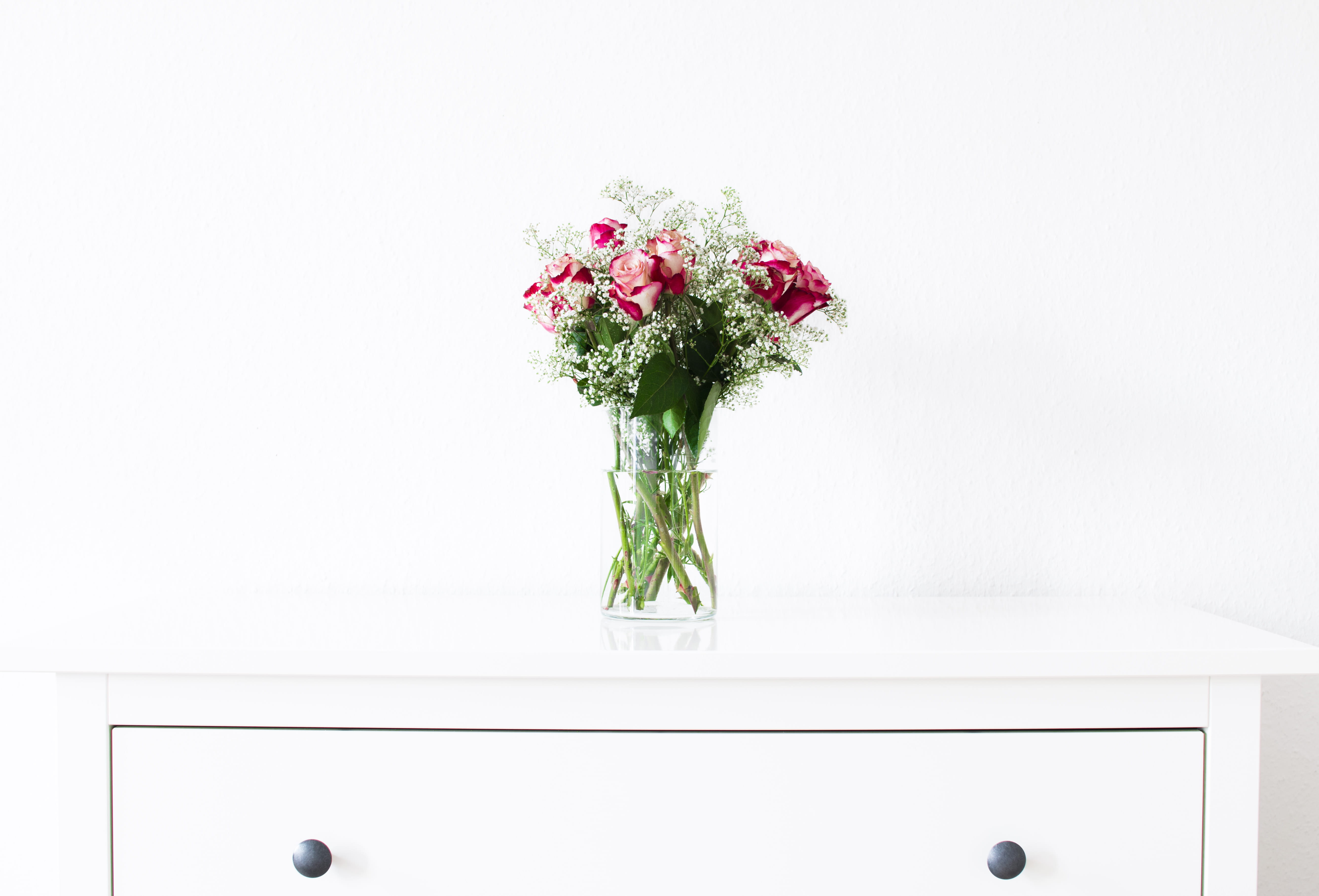 indoors, white, bundle, pink, white color, decoration, floral, bouquet, dresser, vulnerability, copy space, freshness, flowers, table, flowering plant, HD Wallpaper