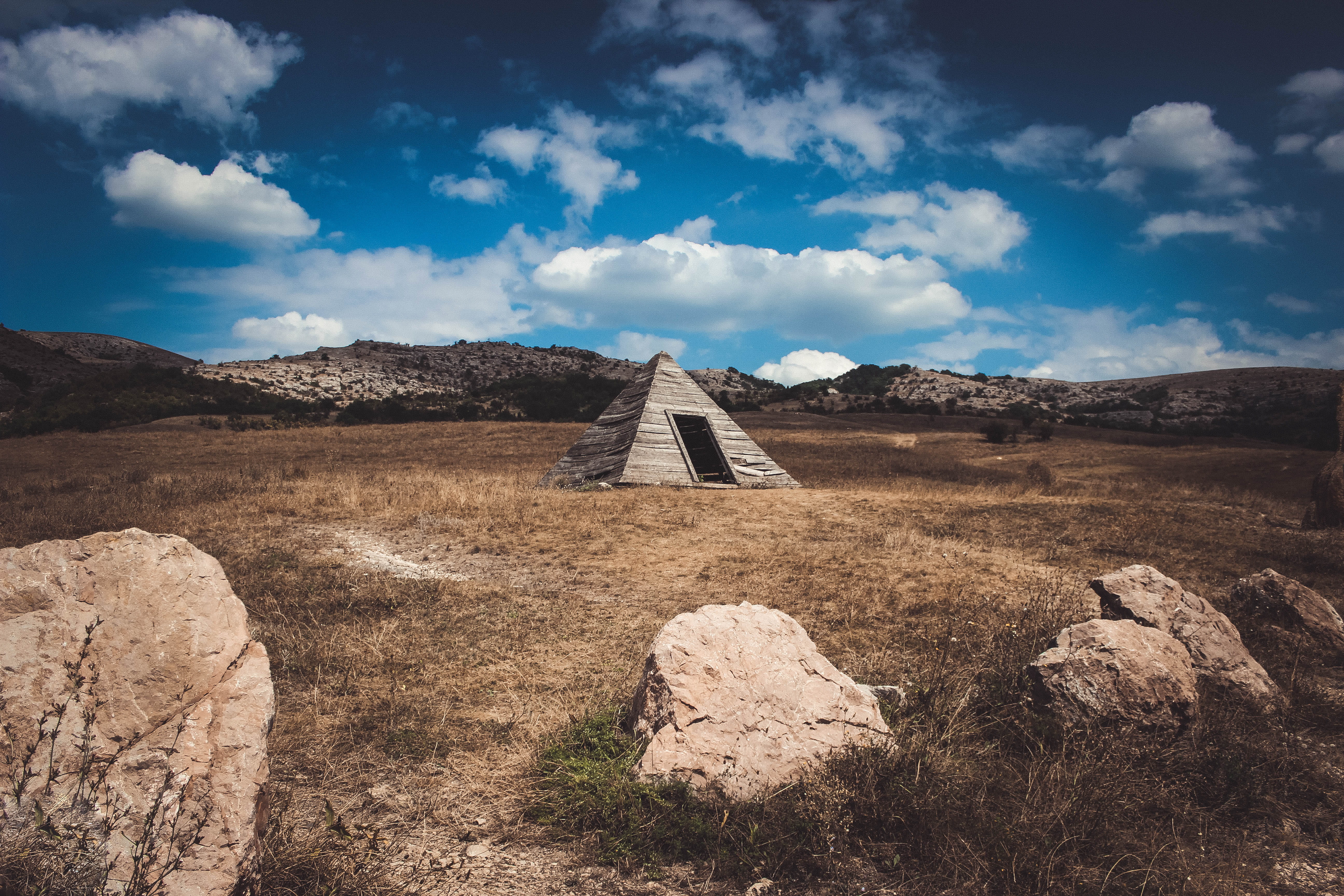 architecture, hillside, travel destinations, built structure, history, boulder, rock, solid, travel, sky, white, scenics - nature, gray, nature, tourism, HD Wallpaper