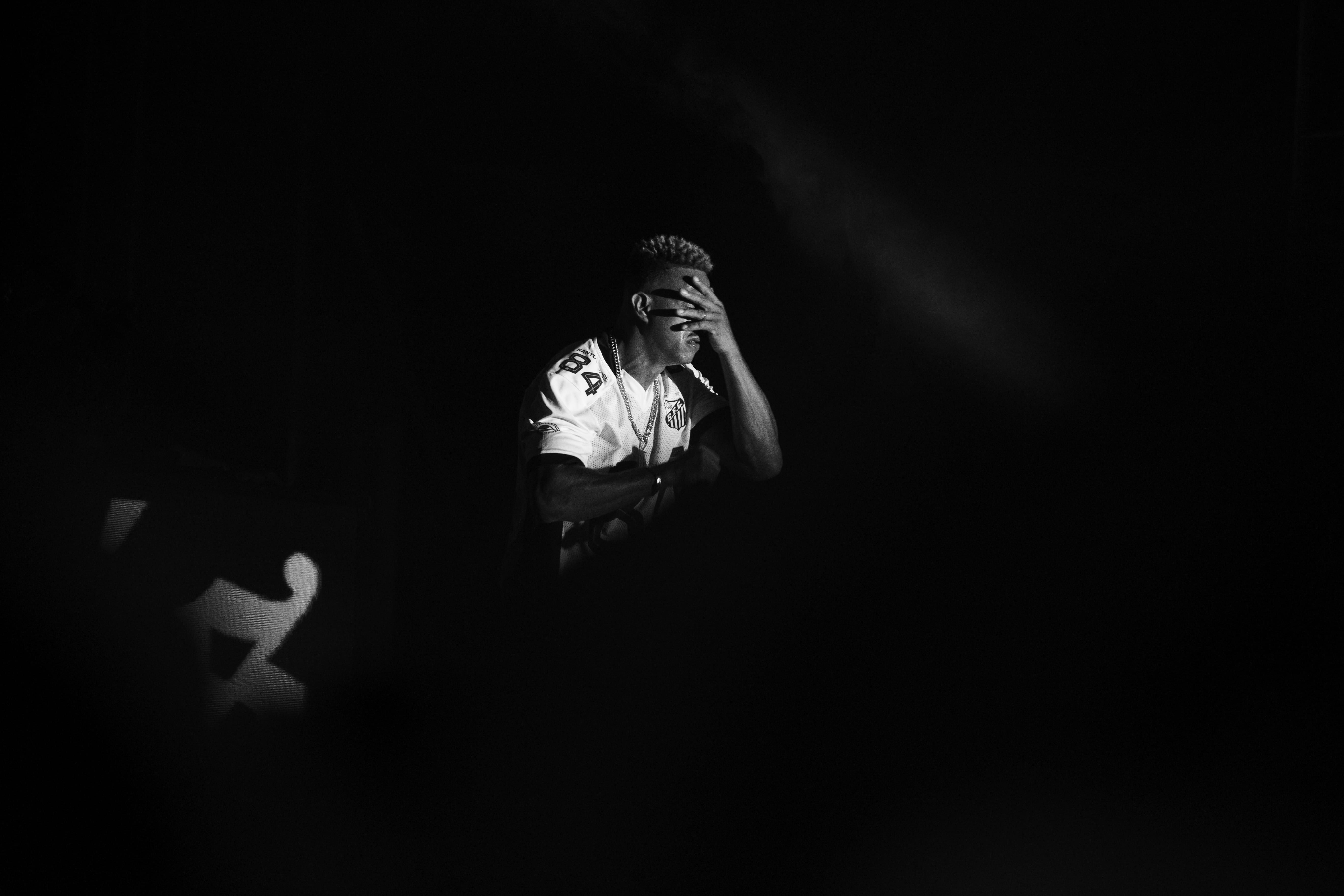 young adult, rap, jesuschorou, musica, studio shot, lifestyles, dark, motion, black background, brasilia, manobrow, real people, indoors, adult, show, sport, HD Wallpaper