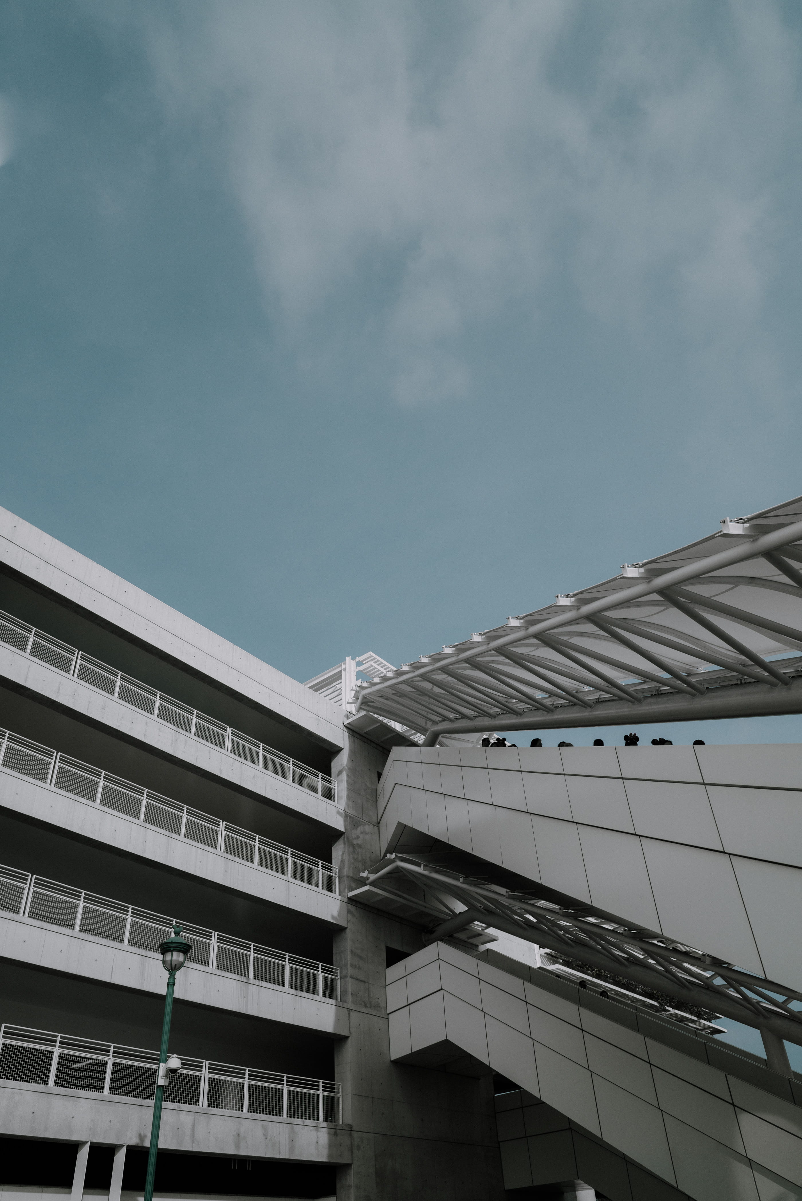 simple, cloud - sky, disneyland drive, location, skyscraper, office building exterior, building, nature, white, glass - material, minimal, office, modern, Phone HD Wallpaper