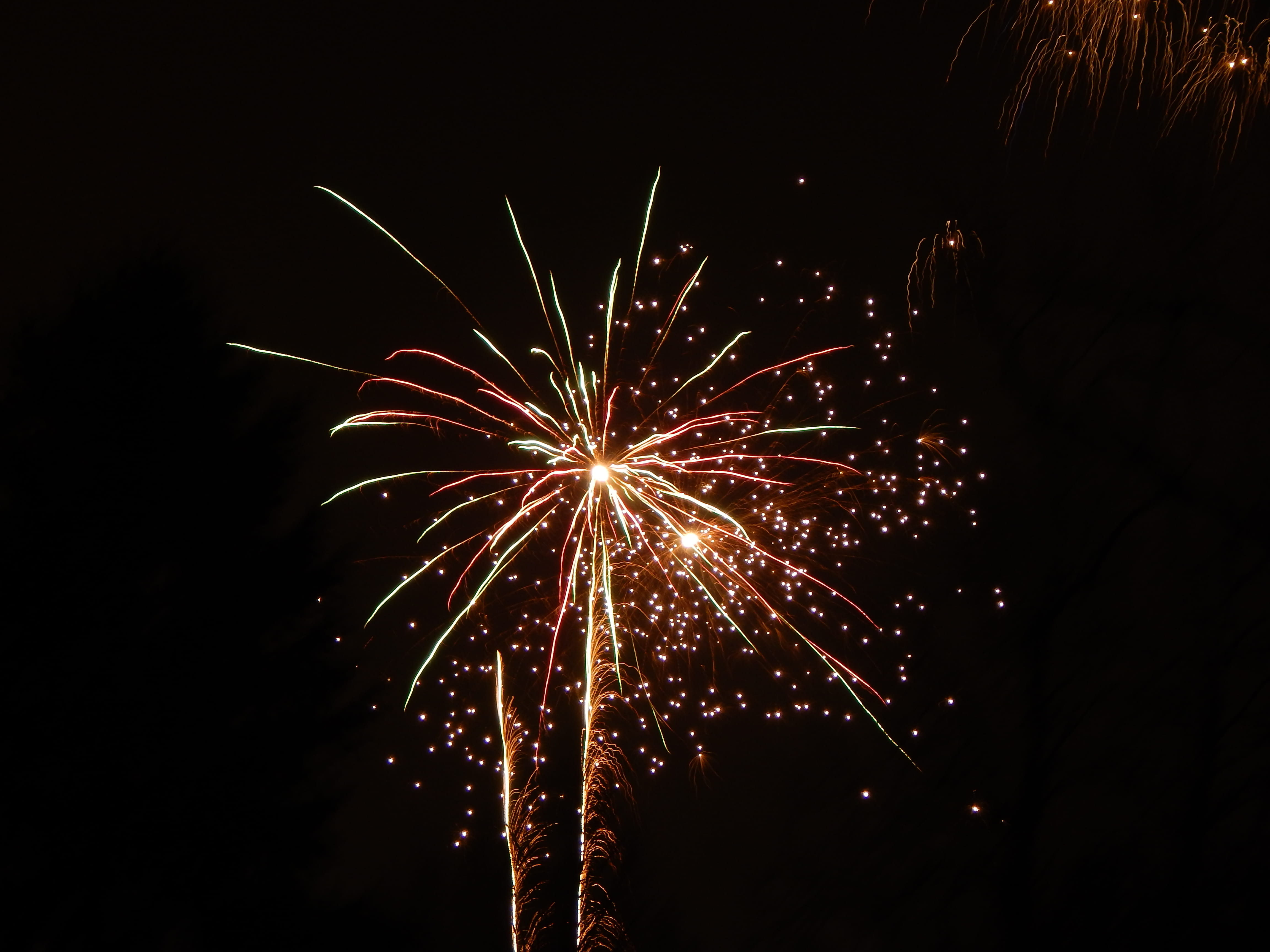 blurred motion, firework, celebration, no people, silvester, exploding, firework - man made object, motion, nature, sky, sparkler, neujahr, illuminated, HD Wallpaper