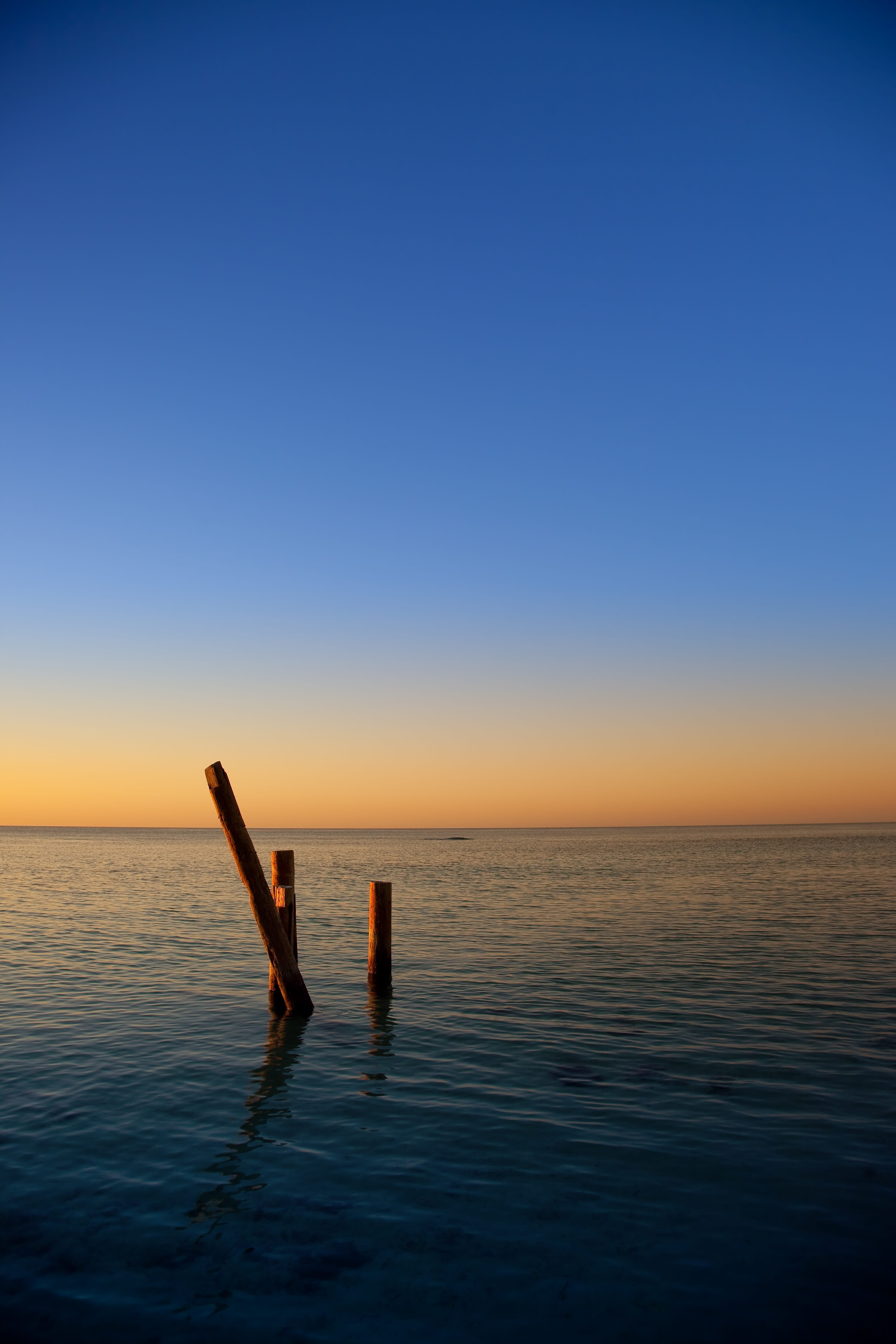 honduras, copy space, clear sky, waterfront, human foot, oceanscape, wet, human limb, sea, scenics - nature, body part, one person, islas de la bahia, 5K, Phone HD Wallpaper