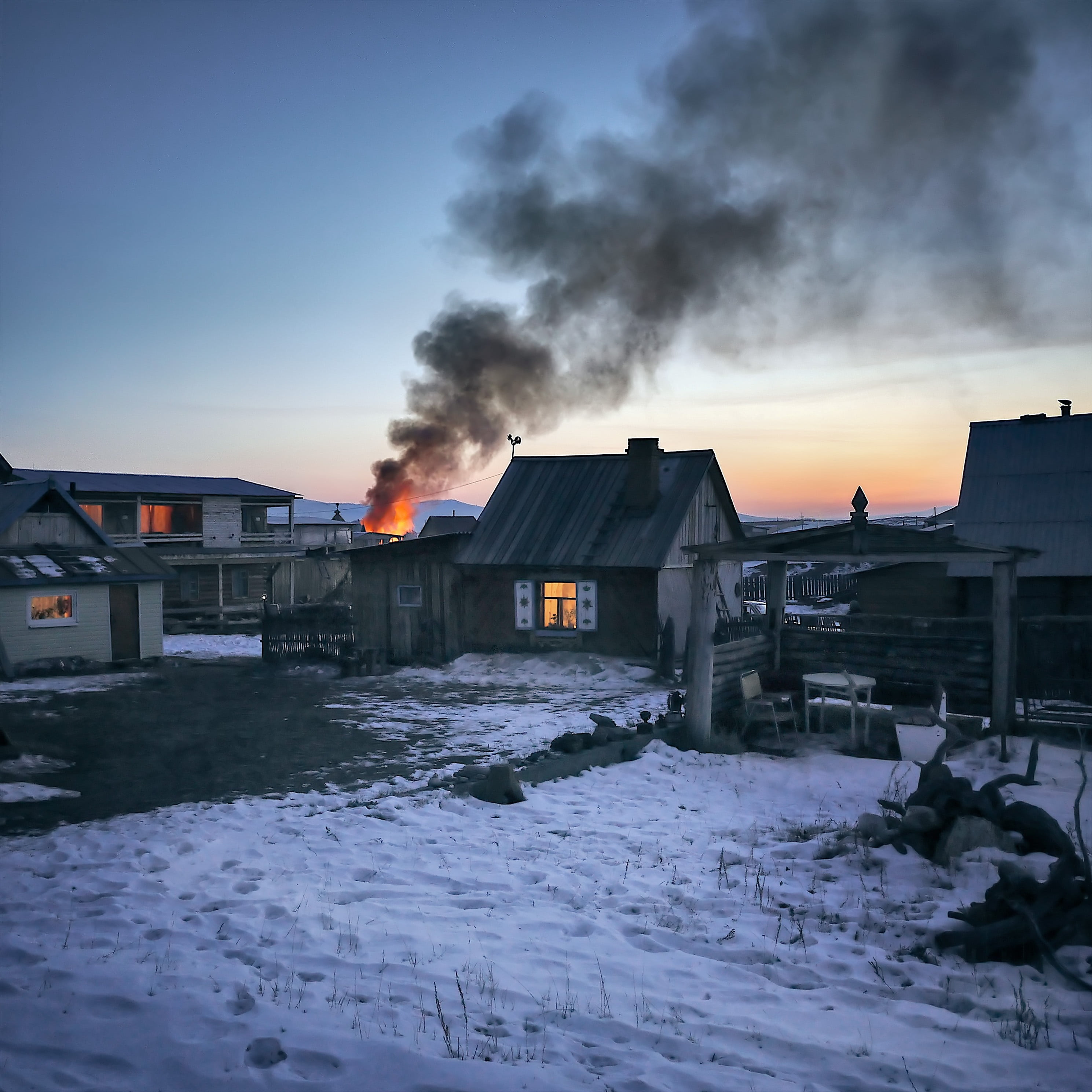 building, winter, fire, cold temperature, firelight, house, factory, residential district, smoke - physical structure, skty, 2K, architecture, gray, pollution, Phone HD Wallpaper
