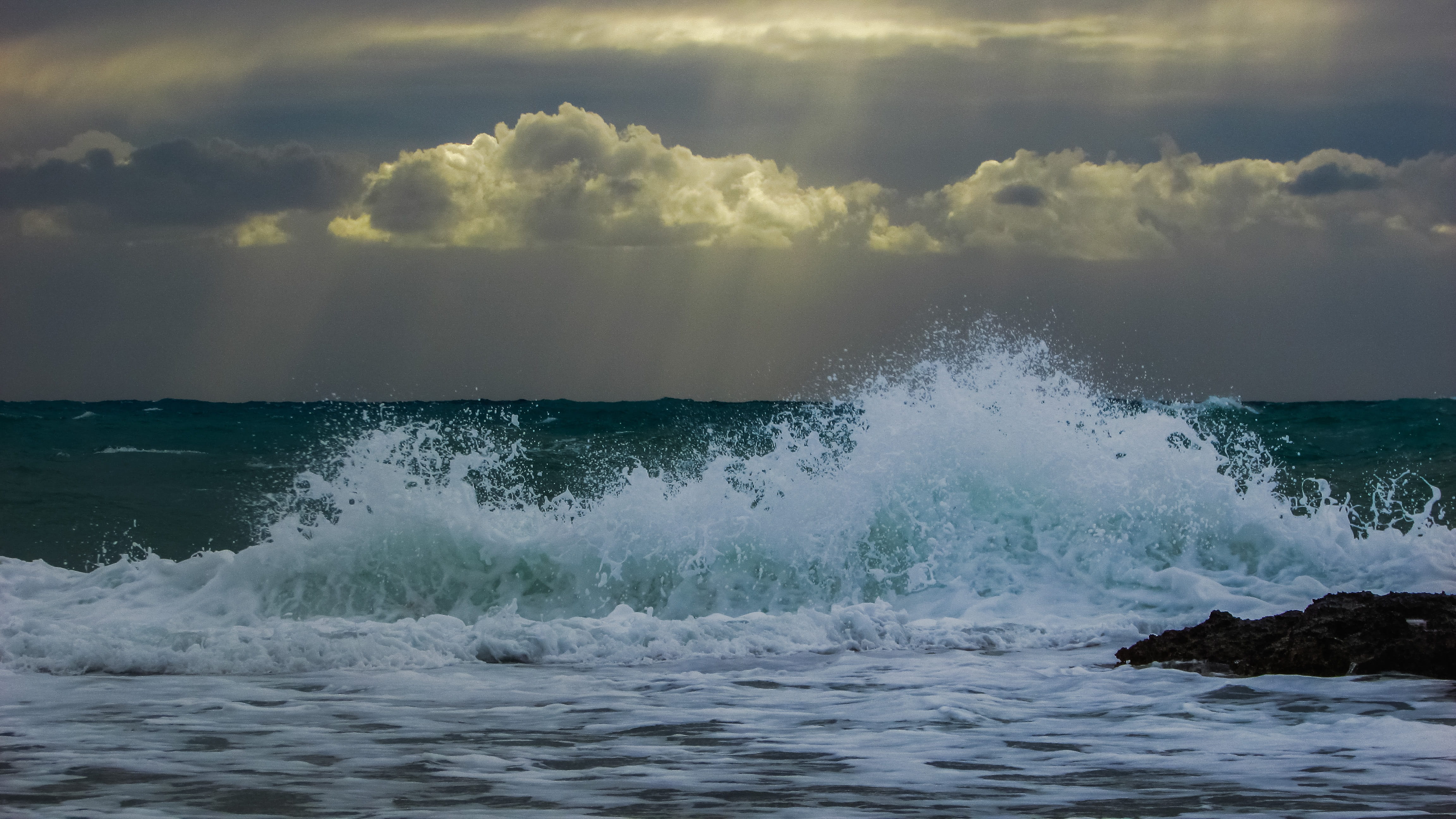 spray, ominous, wind, power in nature, power, foam, ayia napa, cloud - sky, crash, energy, motion, storm, nature, coast, breaking, land, splash, beauty in nature, HD Wallpaper