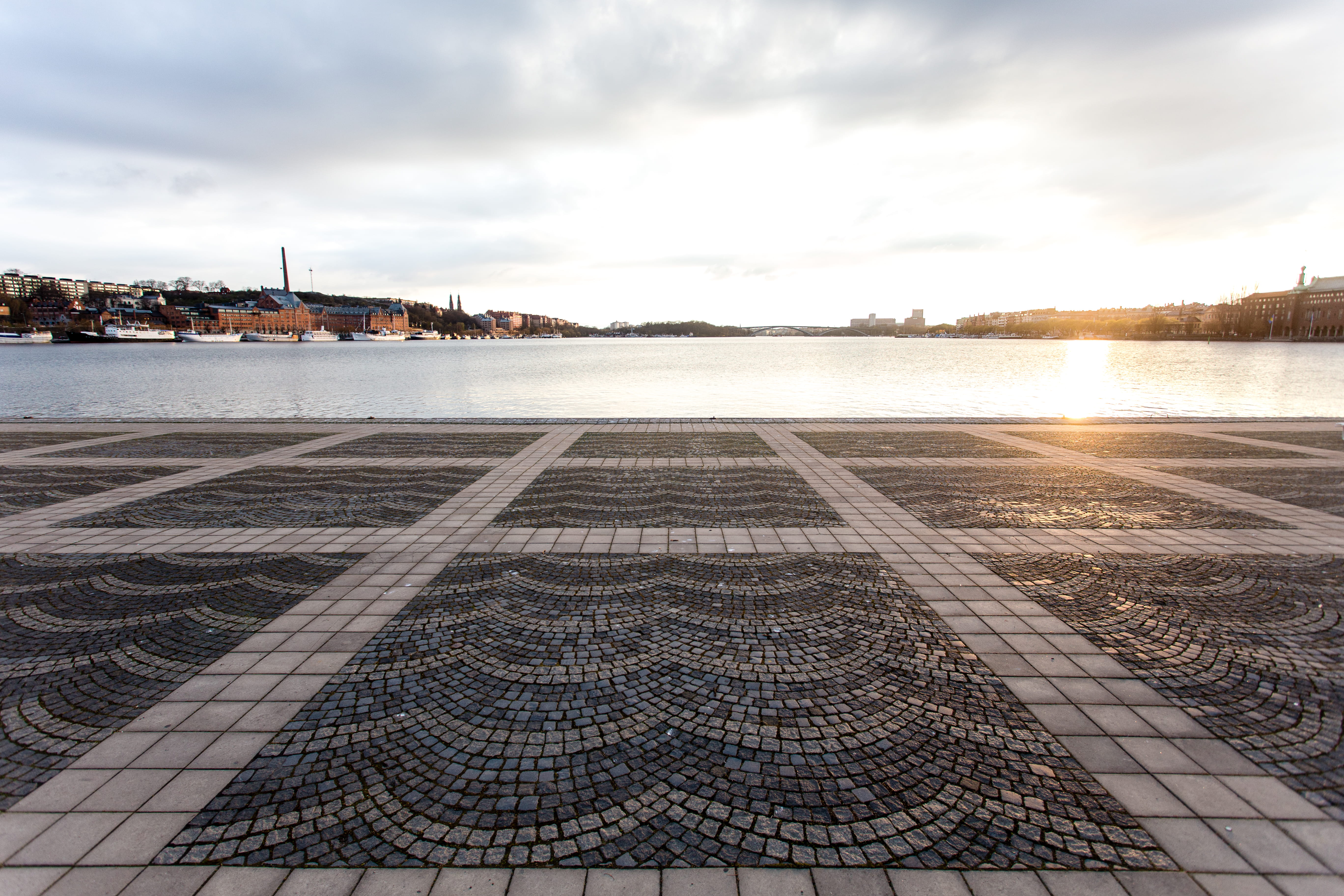 cloud - sky, beauty in nature, lake, nature, scenics - nature, day, city, travel destinations, railing, riddarholmen, stockholm, architecture, outdoors, HD Wallpaper
